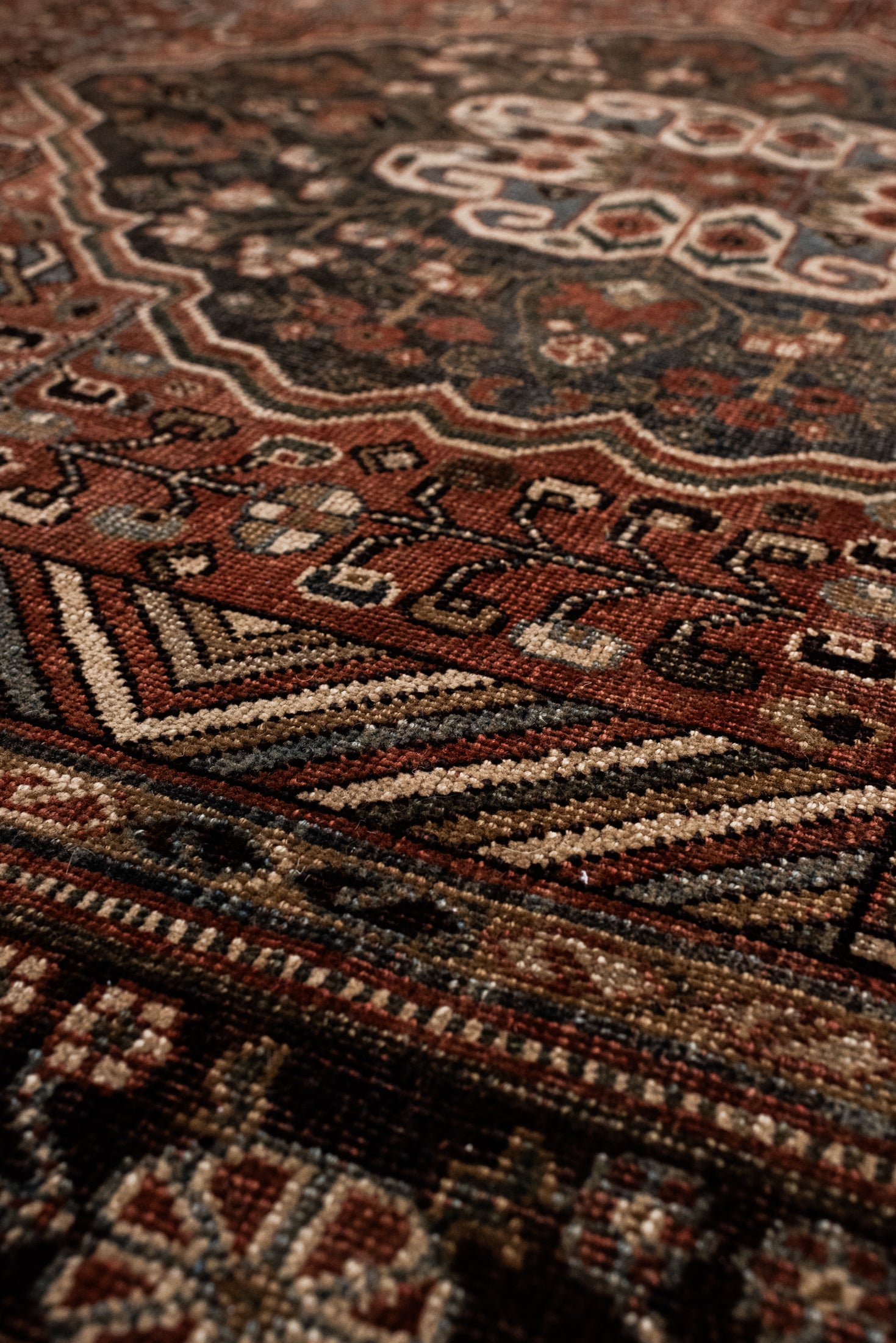 5'4 x 8'0 | Large 1940s Shiraz Rug | CE-B-3368