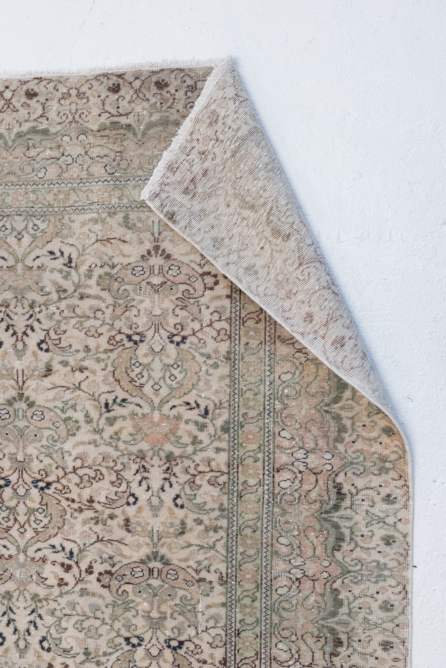 6&#39;5 x 9&#39;7 | Beautiful Sage Vintage Rug | B-2937