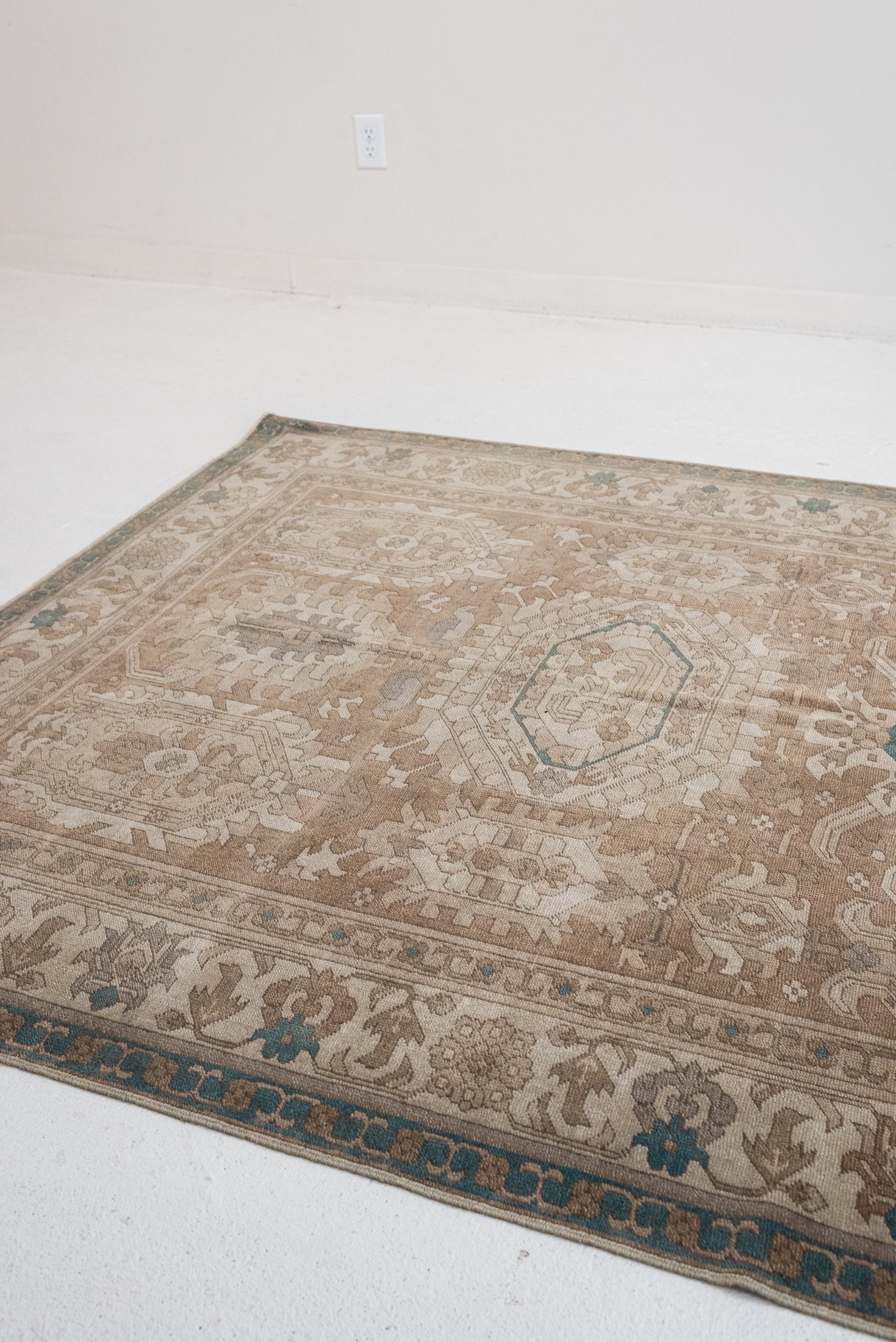 5'2 x 8'8 | CE-B-3363