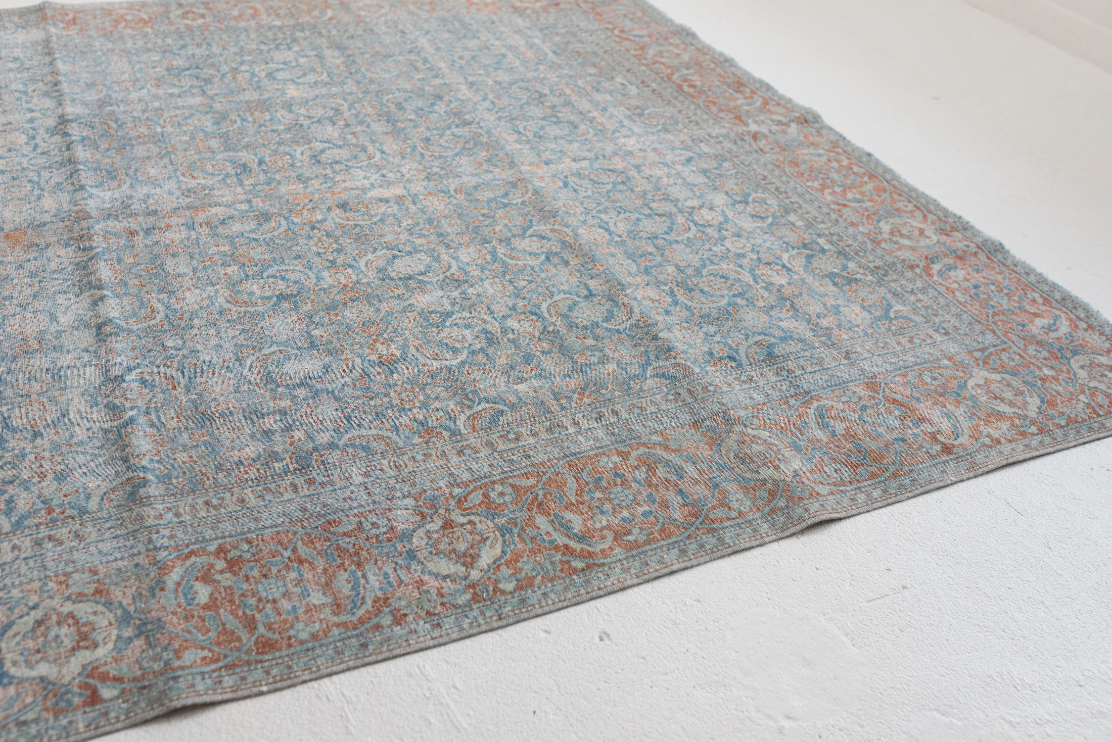 7&#39;1 x 10&#39;2 | Large Vintage Tabriz | Designers V-719