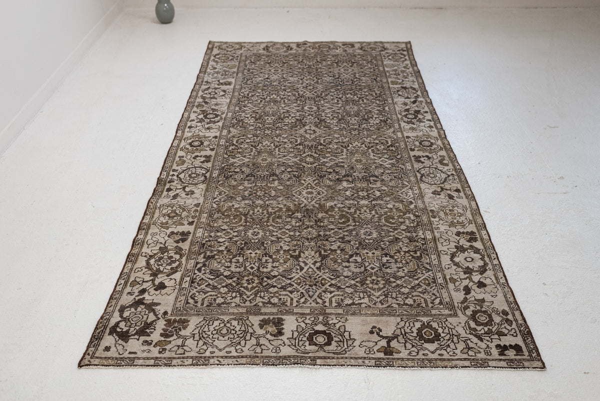 4'10 x 10'1 | R-4833