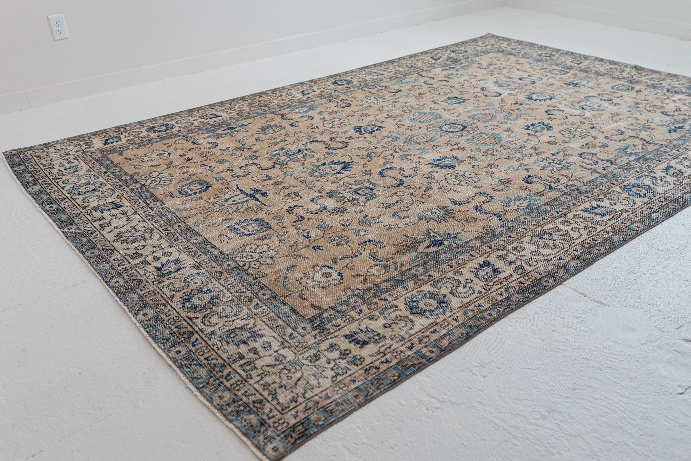 6&#39;9 x 10&#39;3 | Large Oushak Rug | S-2980