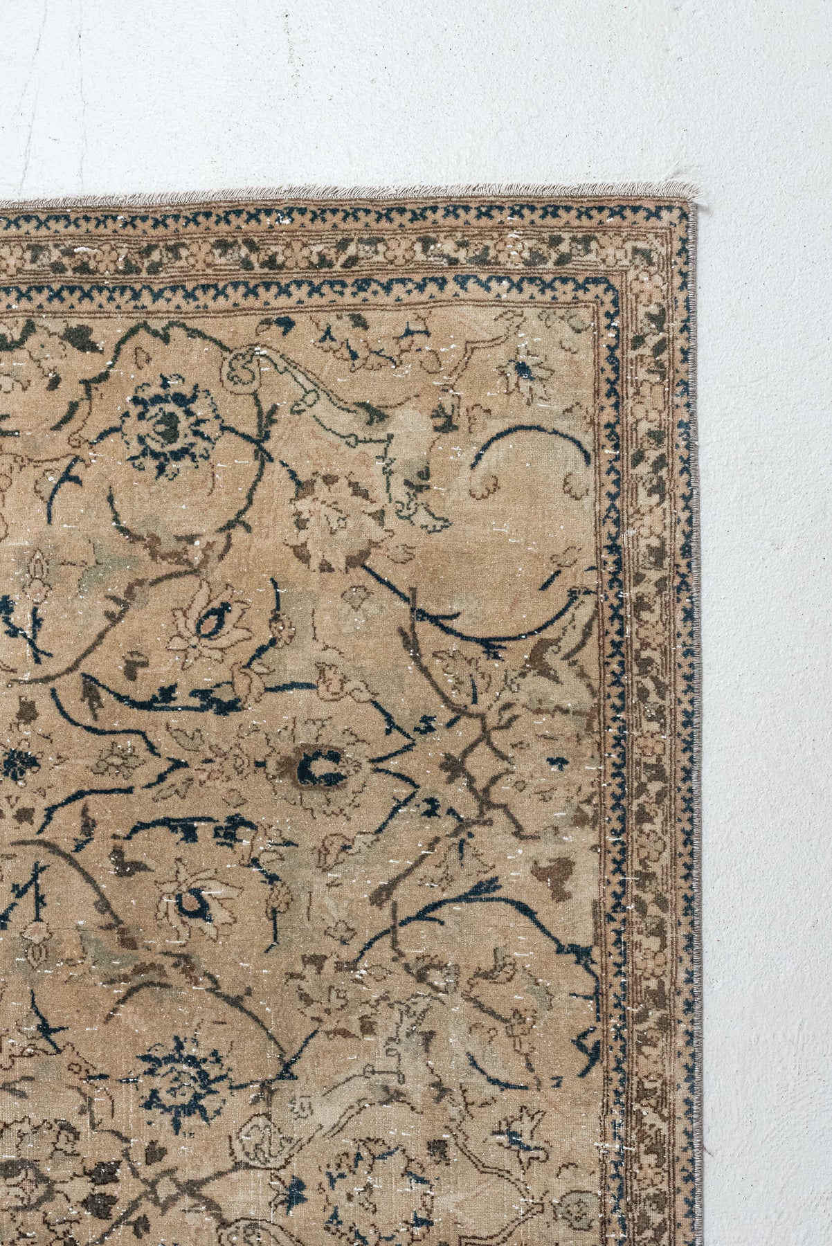 4&#39;5 x 6&#39;2 | Vintage Rug | W-2378