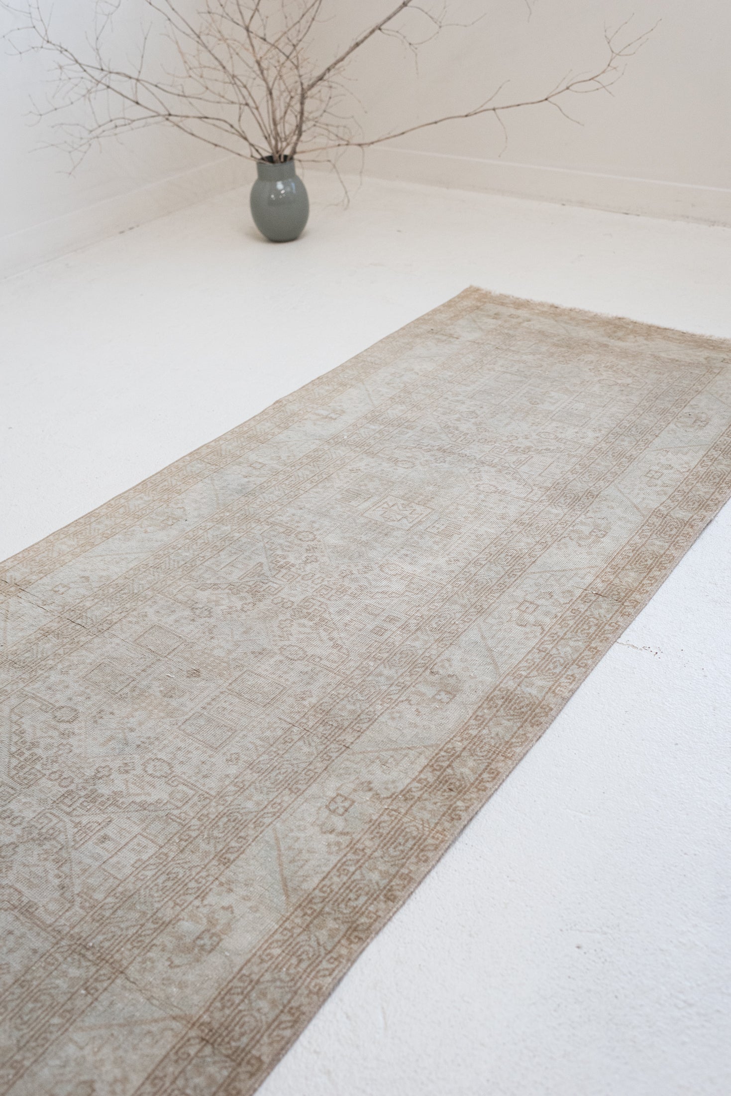 2'10 X 9'2 | Neutral Kayseri Runner | R-3843