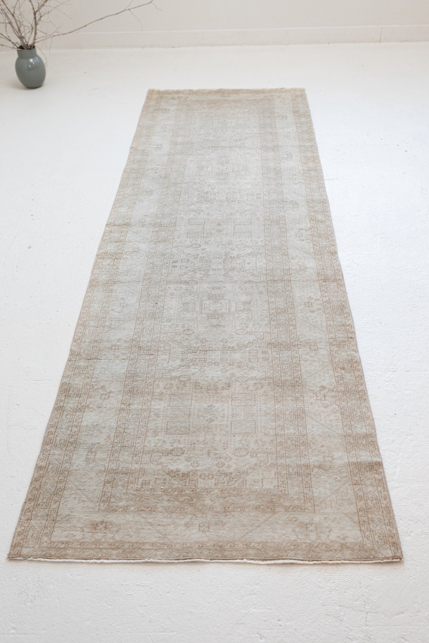 2'10 X 9'2 | Neutral Kayseri Runner | R-3843