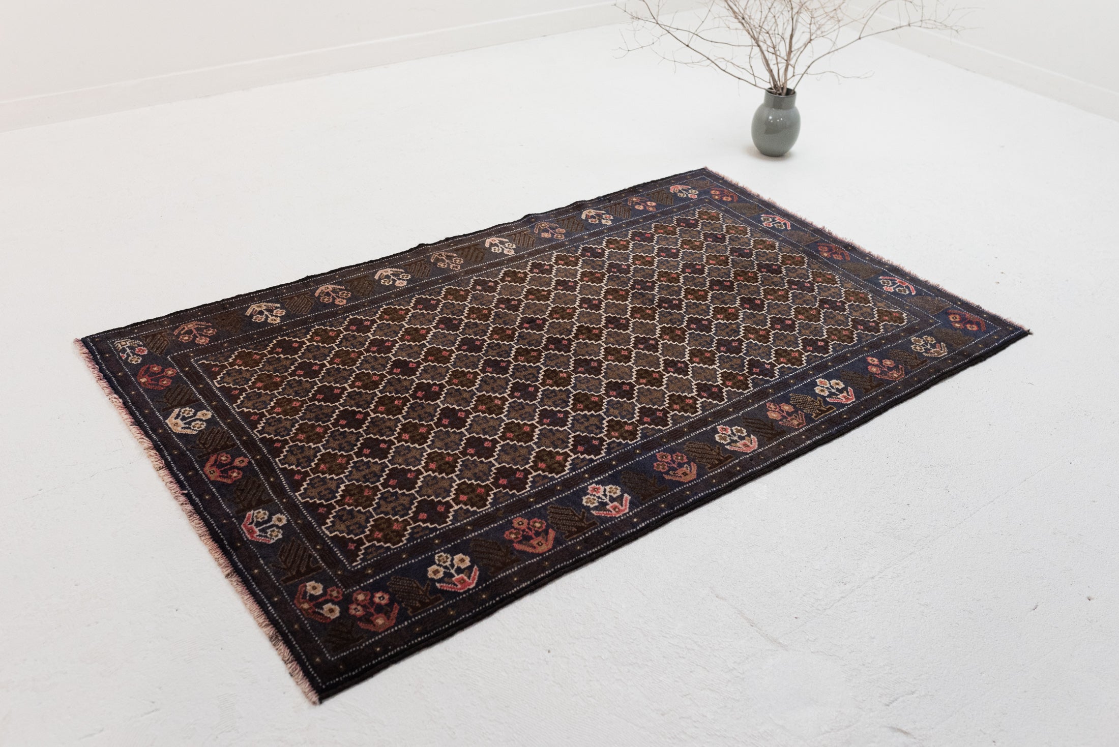 3&#39;10 x 6&#39;3 | Moody Vintage Rug | W-3031