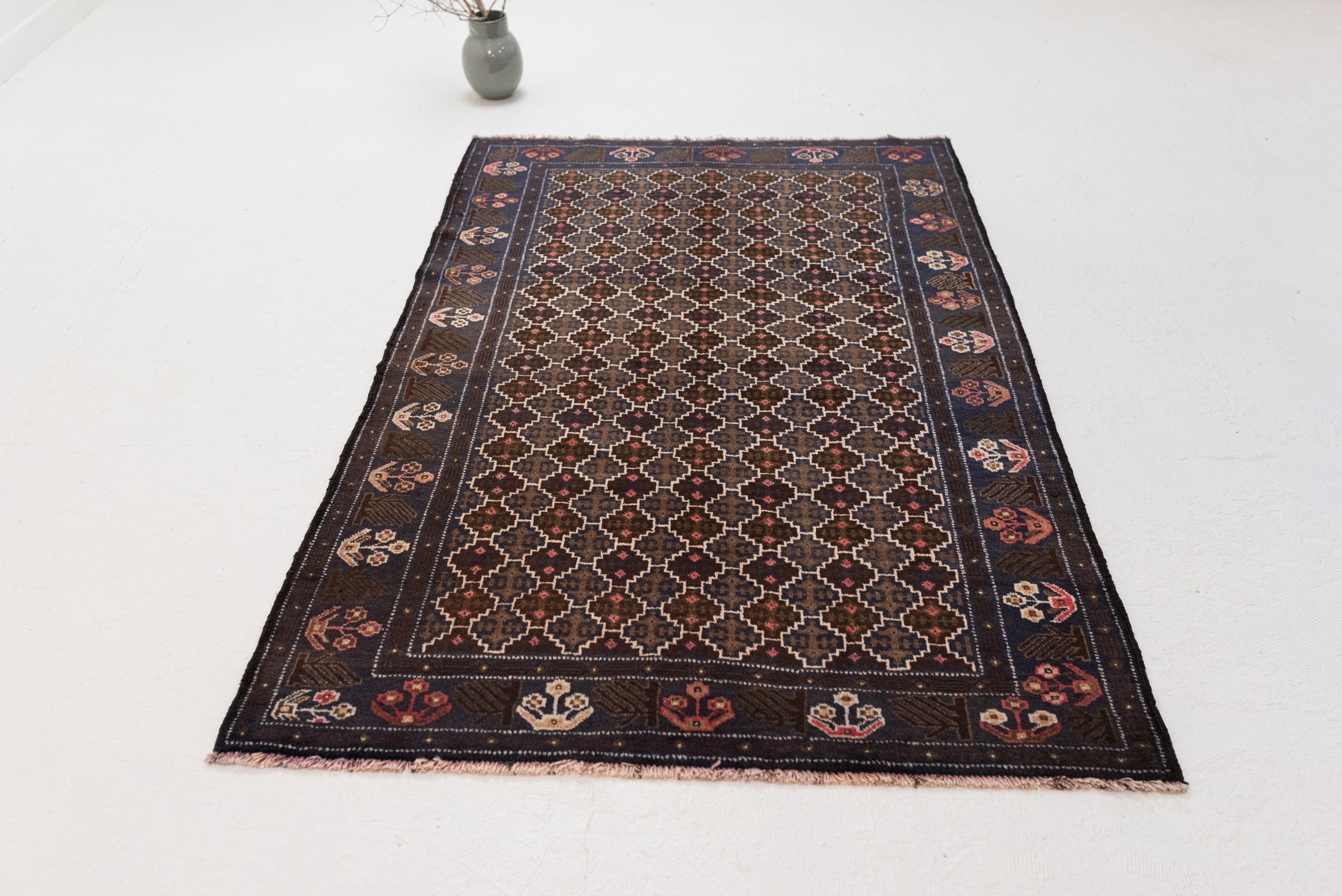 3&#39;10 x 6&#39;3 | Moody Vintage Rug | W-3031