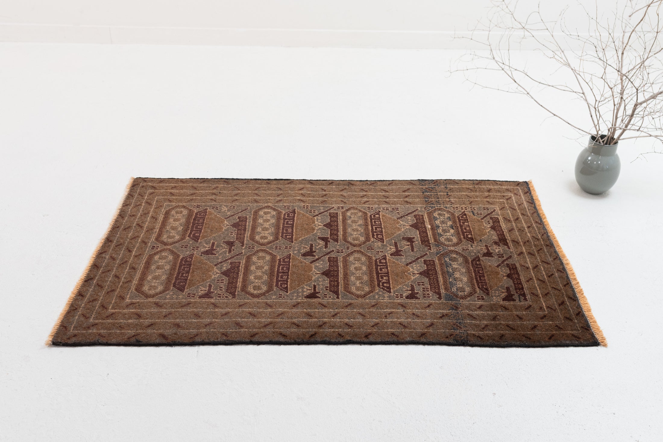 2&#39;10 x 4&#39;10 | Small Brown &amp; Gray Vintage Rug | W-3036