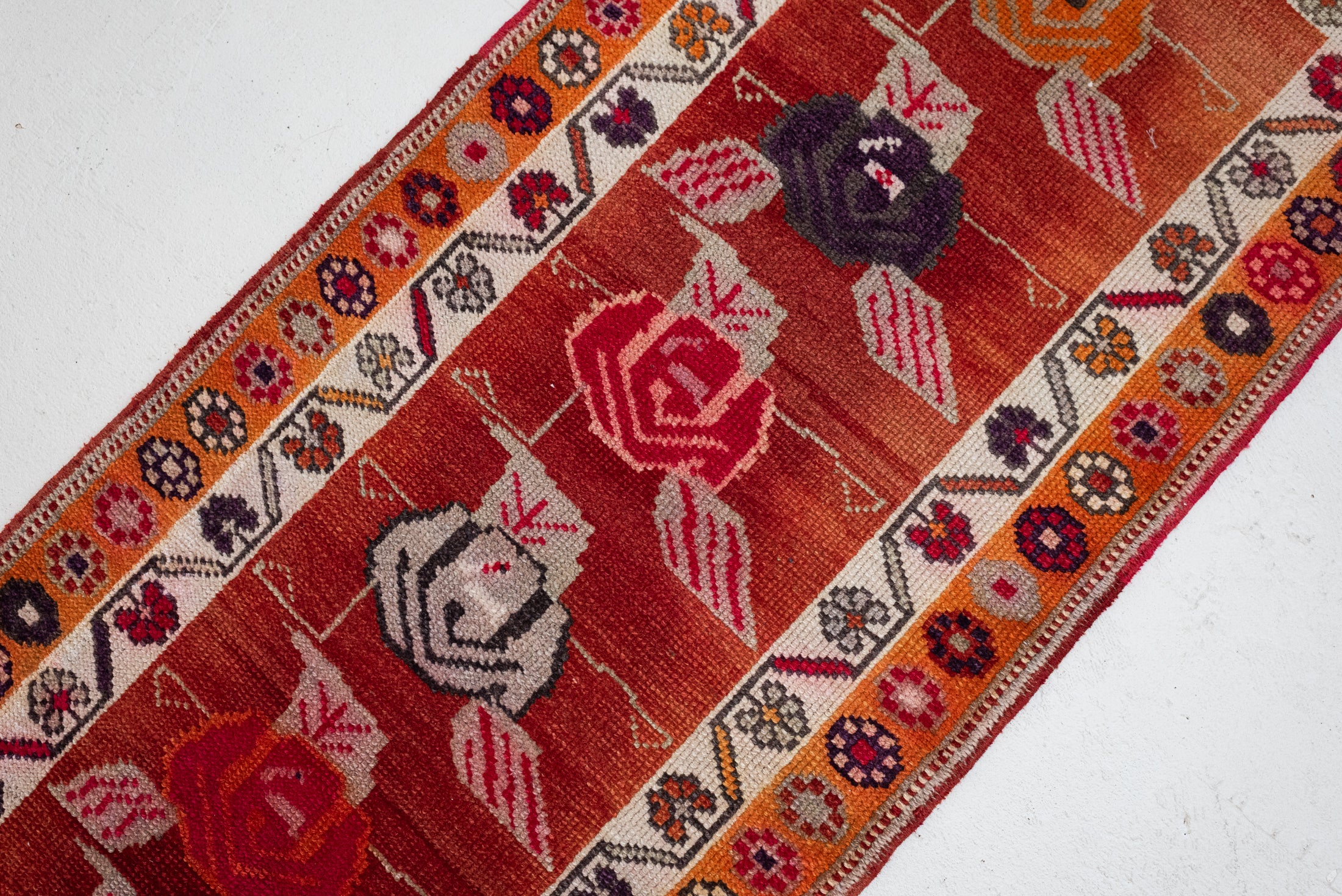 2'9 x 10'0 | Bright Rose Vintage Runner | R-3829