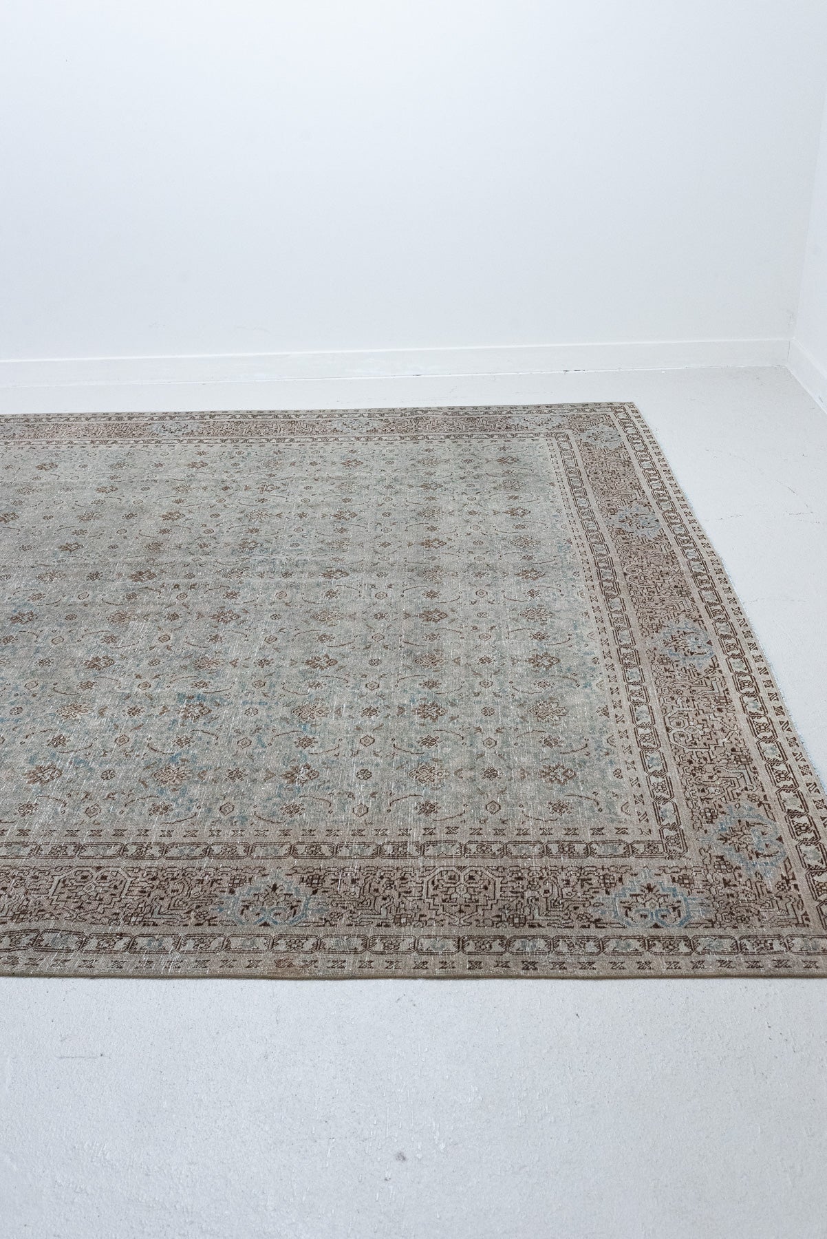 8&#39;3 x 10&#39;7 | Vintage Tabriz | Designers L-2548