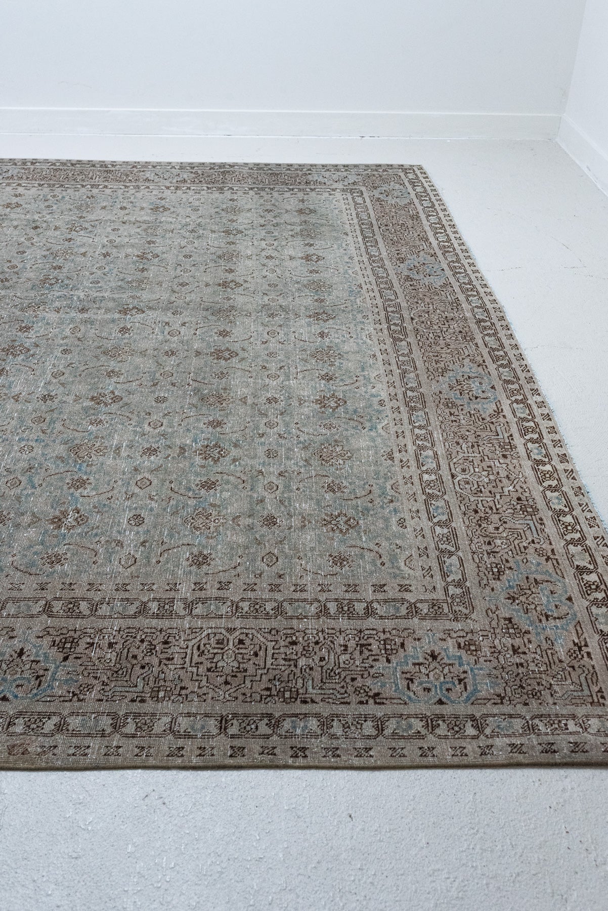 8&#39;3 x 10&#39;7 | Vintage Tabriz | Designers L-2548