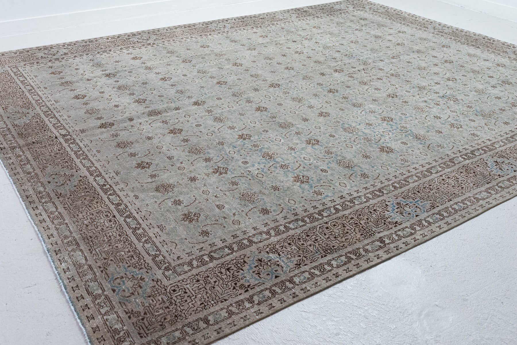 8&#39;3 x 10&#39;7 | Vintage Tabriz | Designers L-2548