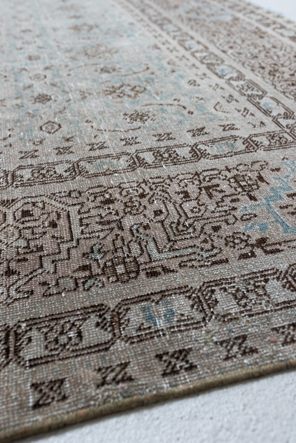 8&#39;3 x 10&#39;7 | Vintage Tabriz | Designers L-2548