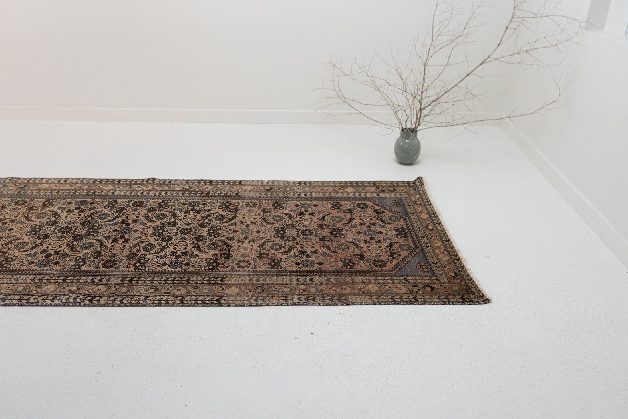 3&#39;10 x 10&#39;2 | Vintage Malayer Runner | R-2990