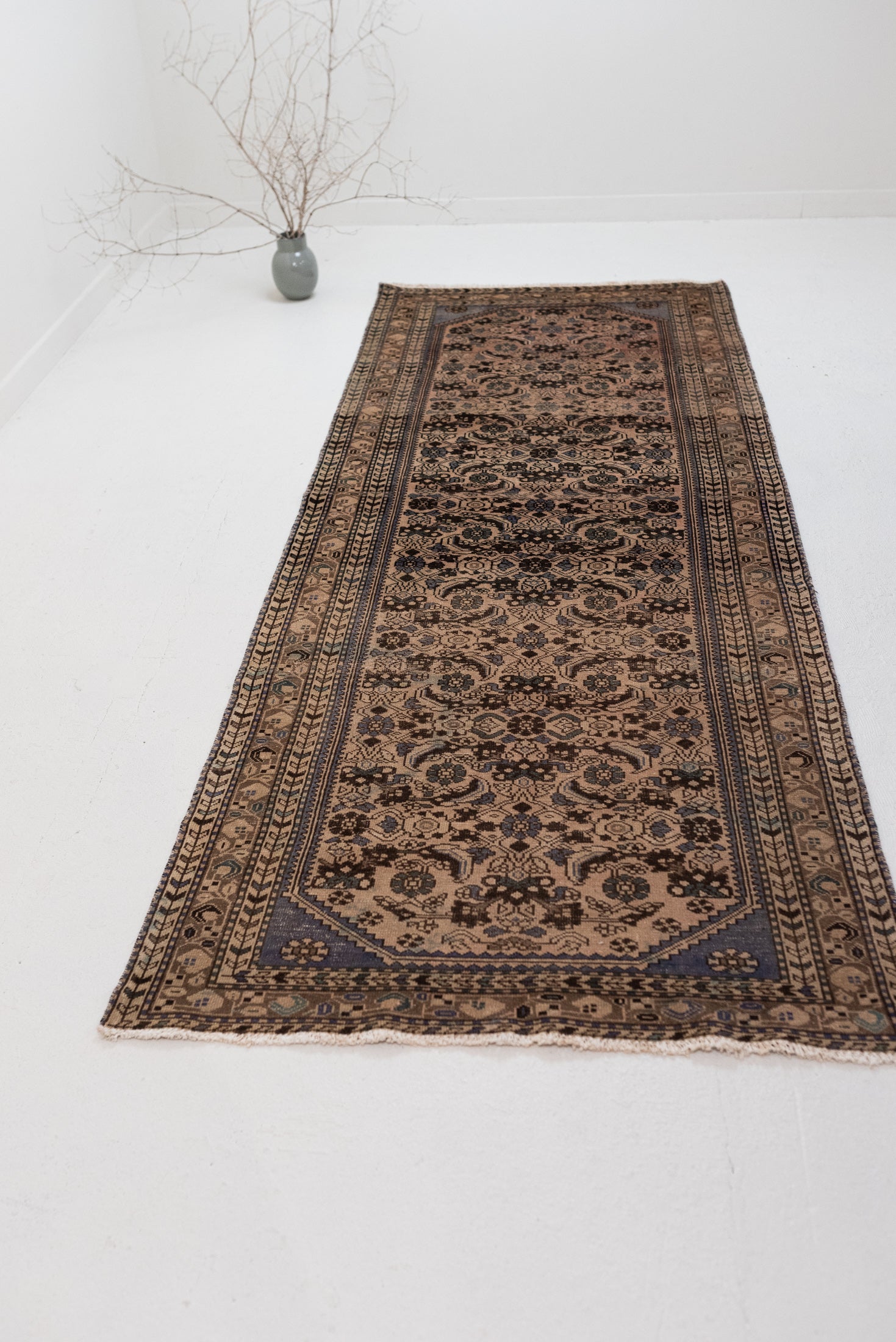 3&#39;10 x 10&#39;2 | Vintage Malayer Runner | R-2990