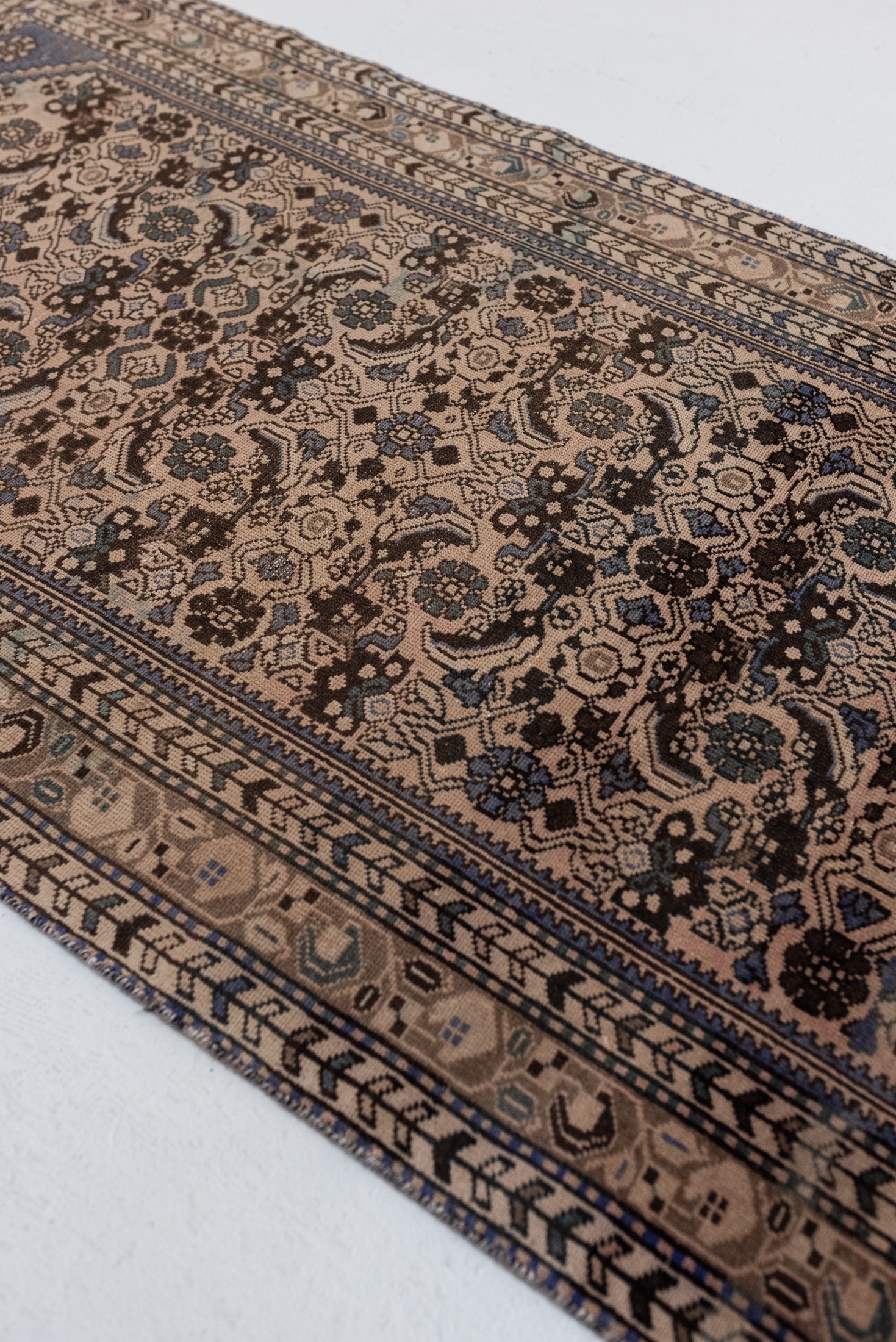 3&#39;10 x 10&#39;2 | Vintage Malayer Runner | R-2990