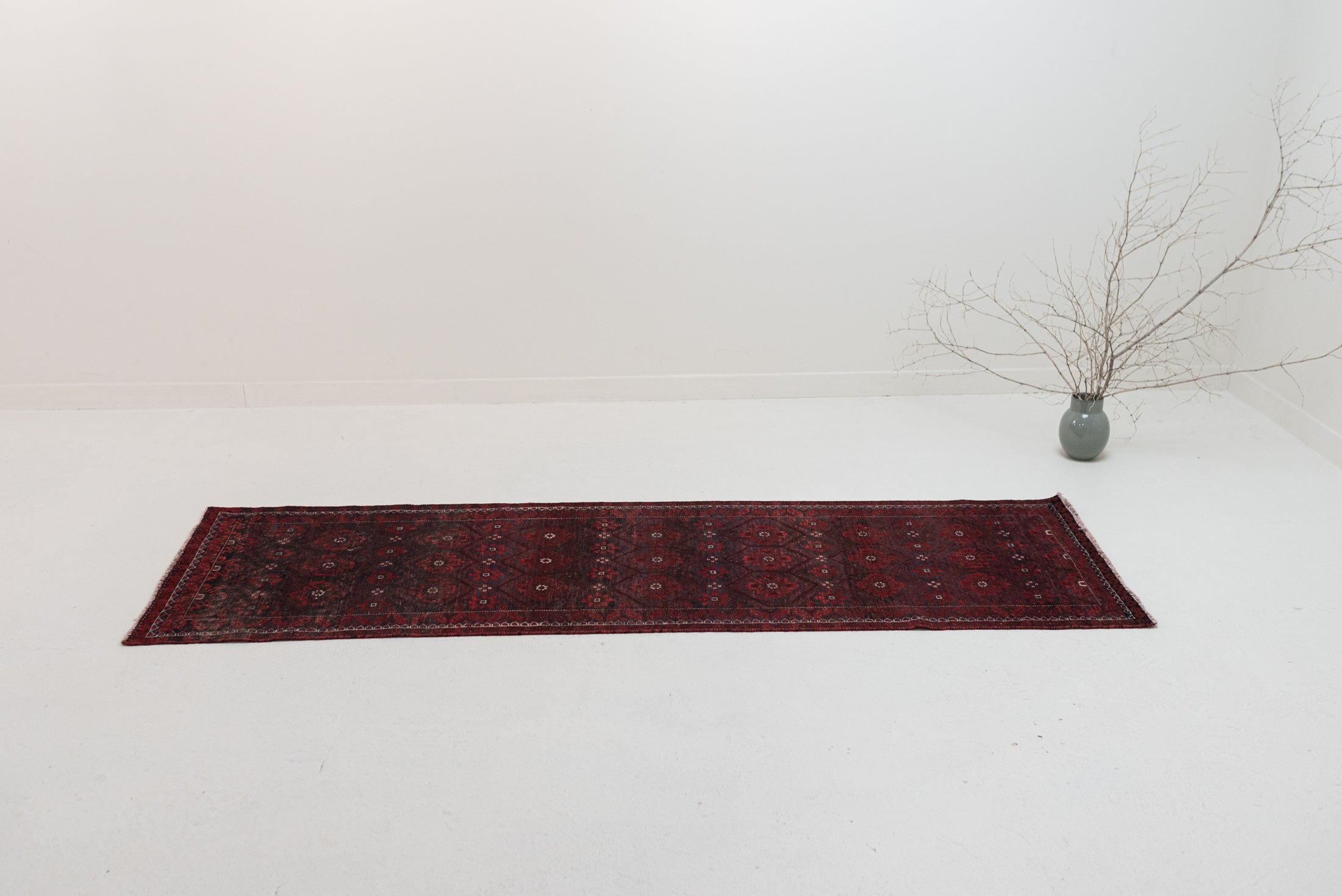 2&#39;8 x 8&#39;3 | Red Vintage Runner | R-2993