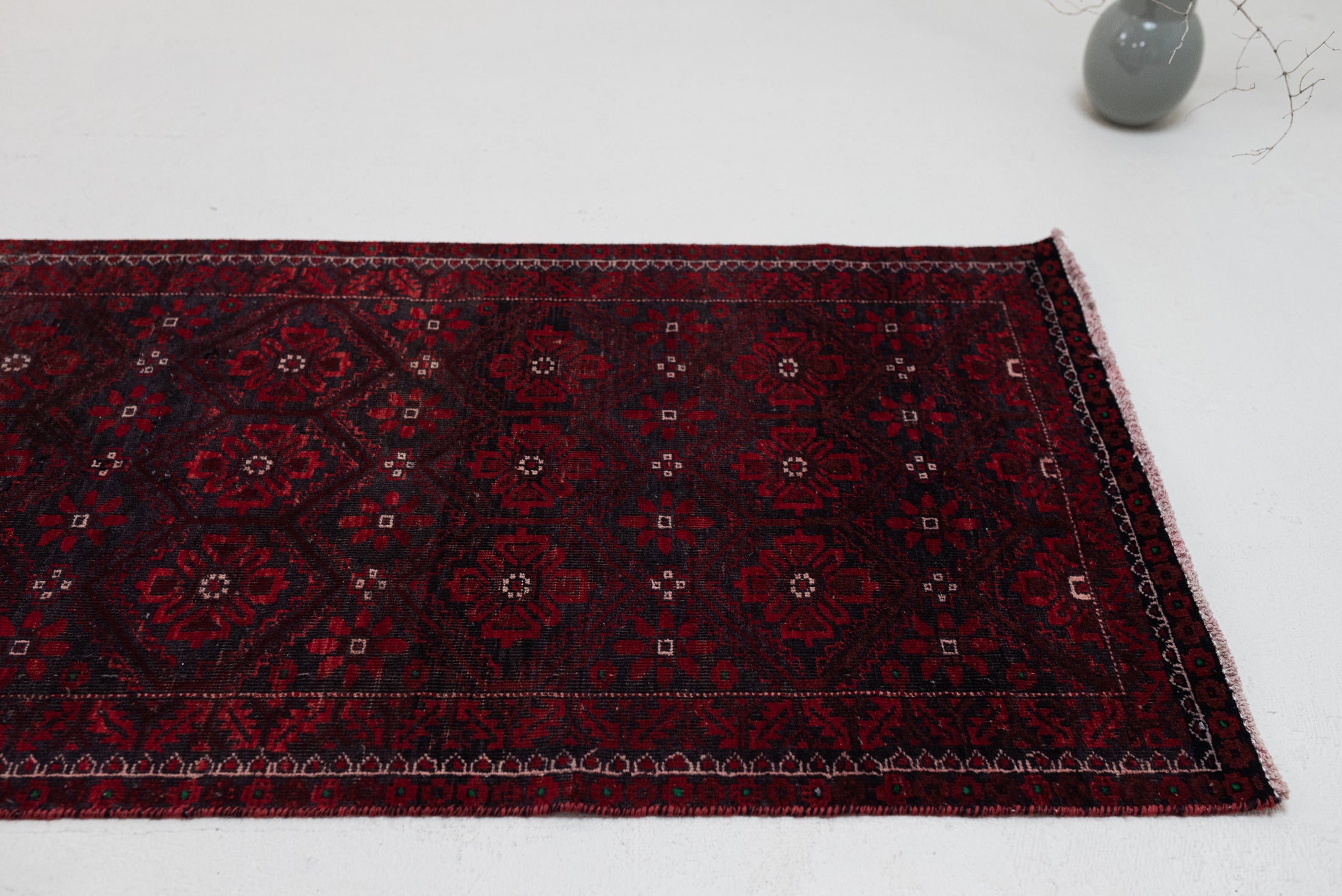 2&#39;8 x 8&#39;3 | Red Vintage Runner | R-2993