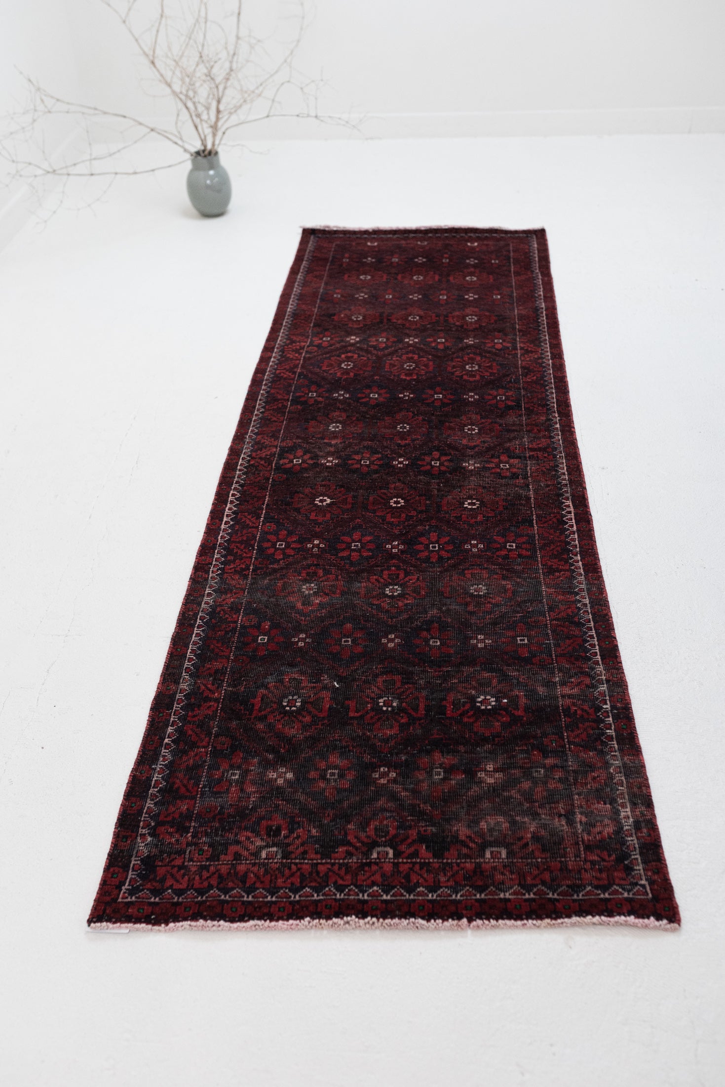 2&#39;8 x 8&#39;3 | Red Vintage Runner | R-2993