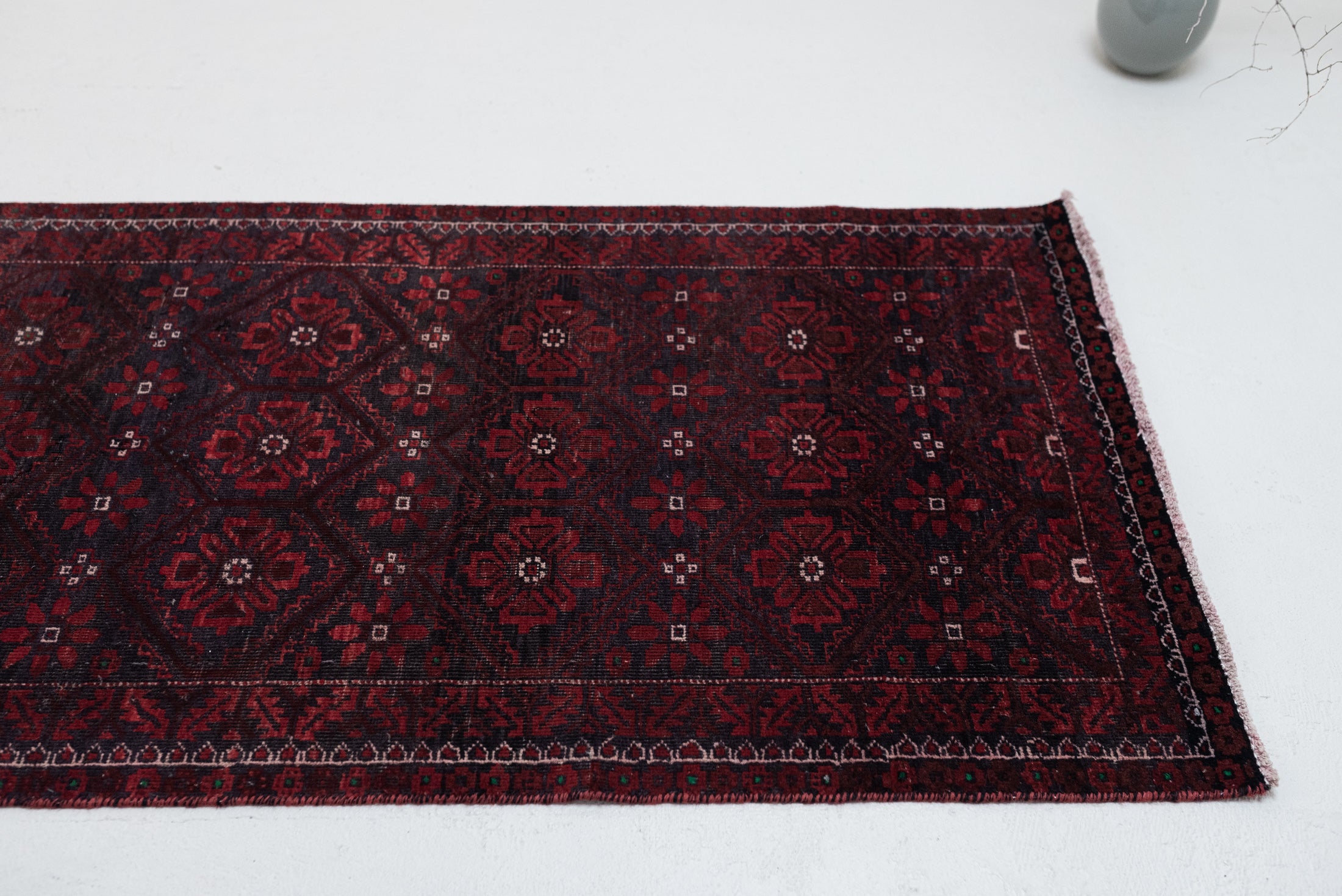 2&#39;8 x 8&#39;3 | Red Vintage Runner | R-2993