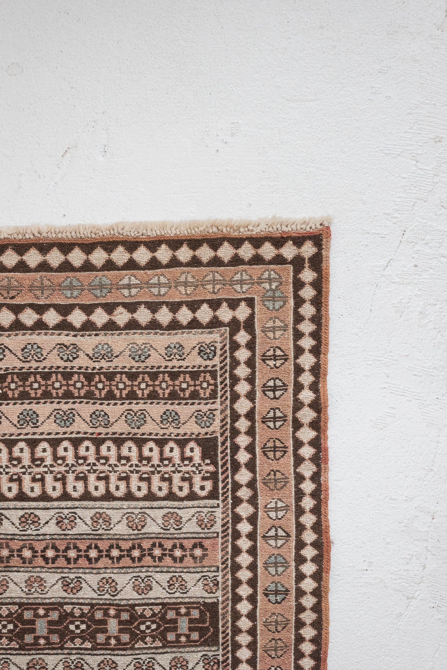 2'7 x 3'1 | W-3923 – Curio Rugs
