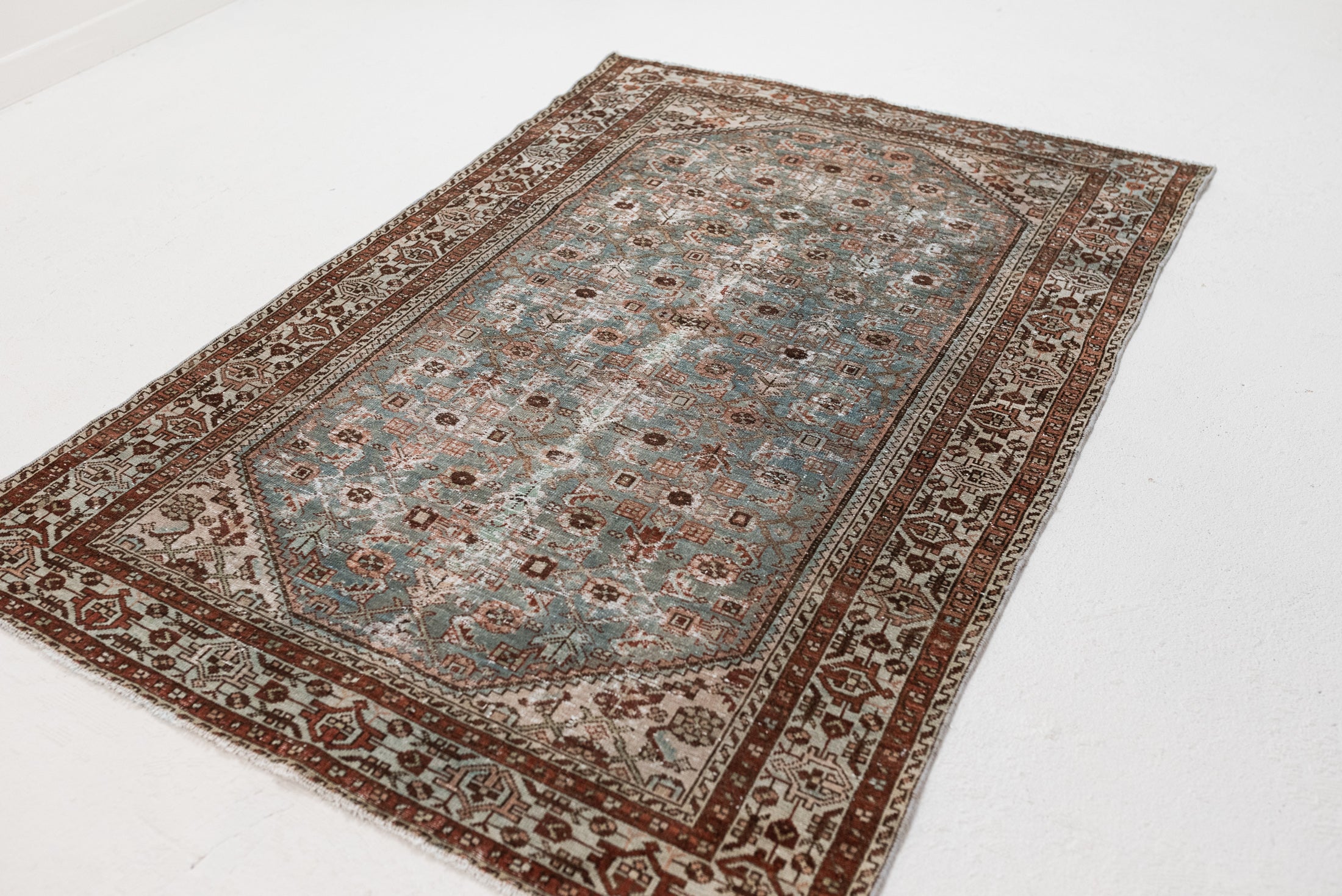 4&#39;3 x 6&#39;2 | Medium Vintage Malayer | W-3051