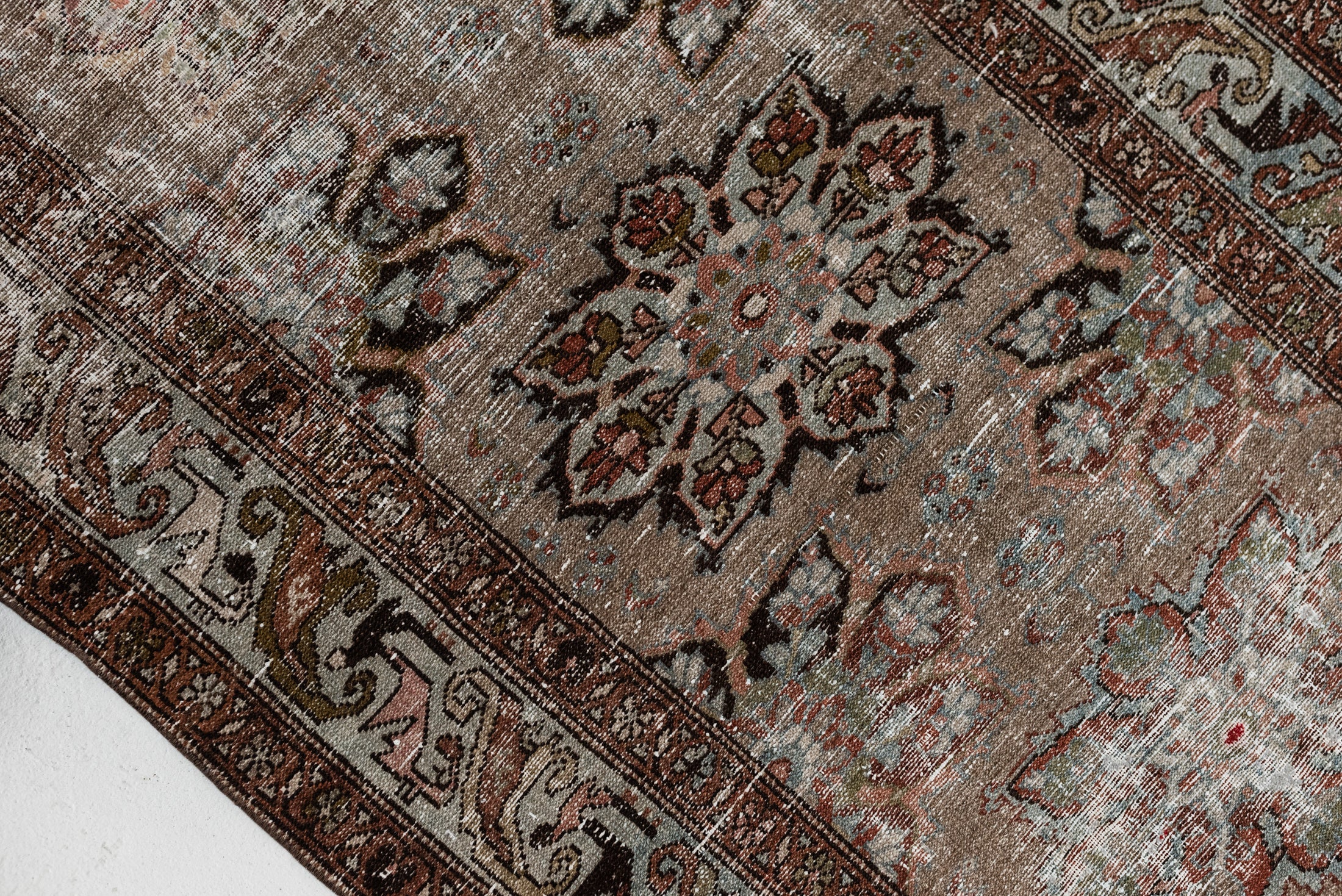 3&#39;4 x 6&#39;2 | Medium Malayer Vintage Rug | W-3052