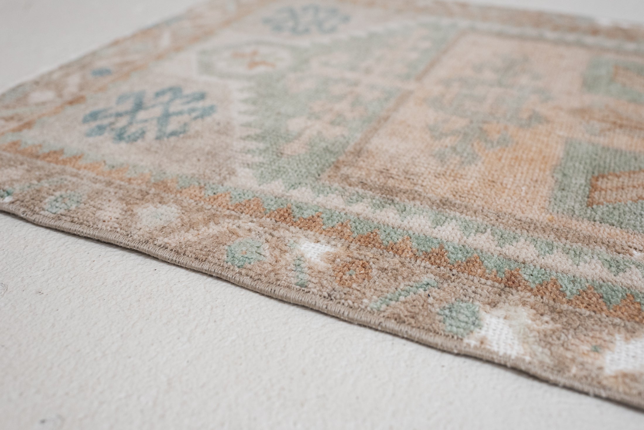 1'8 x 3'4 | Mini 4026