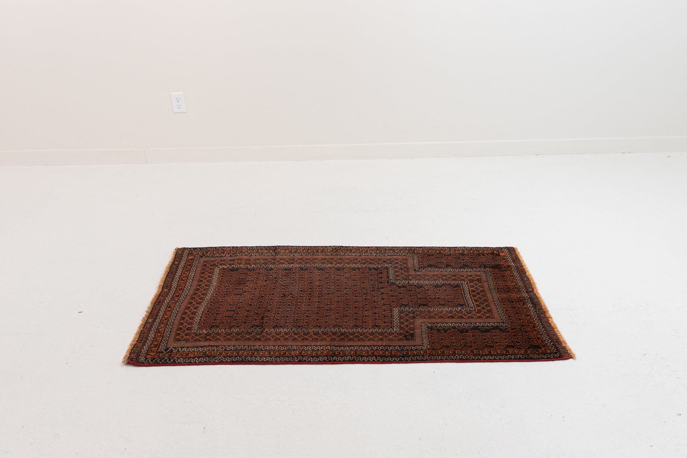 2&#39;10 x 5&#39;0 | Small Red Vintage Rug | W-3009