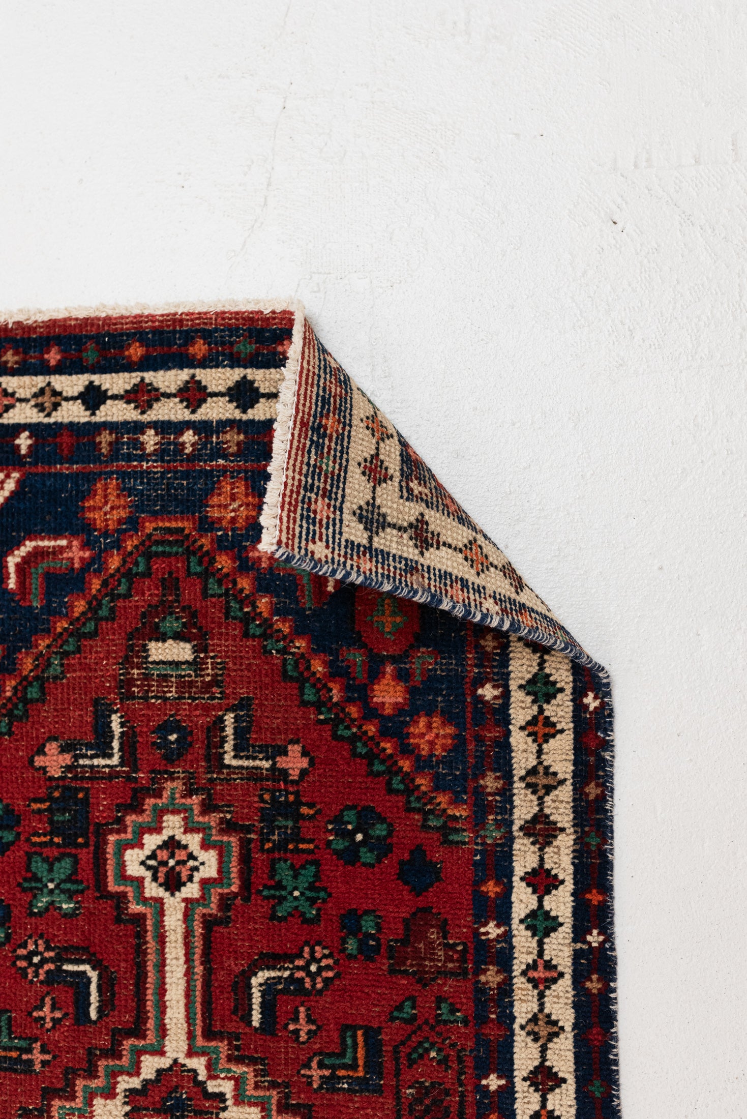 2&#39;5 x 4&#39;8 | Small Vintage Rug | W-2998