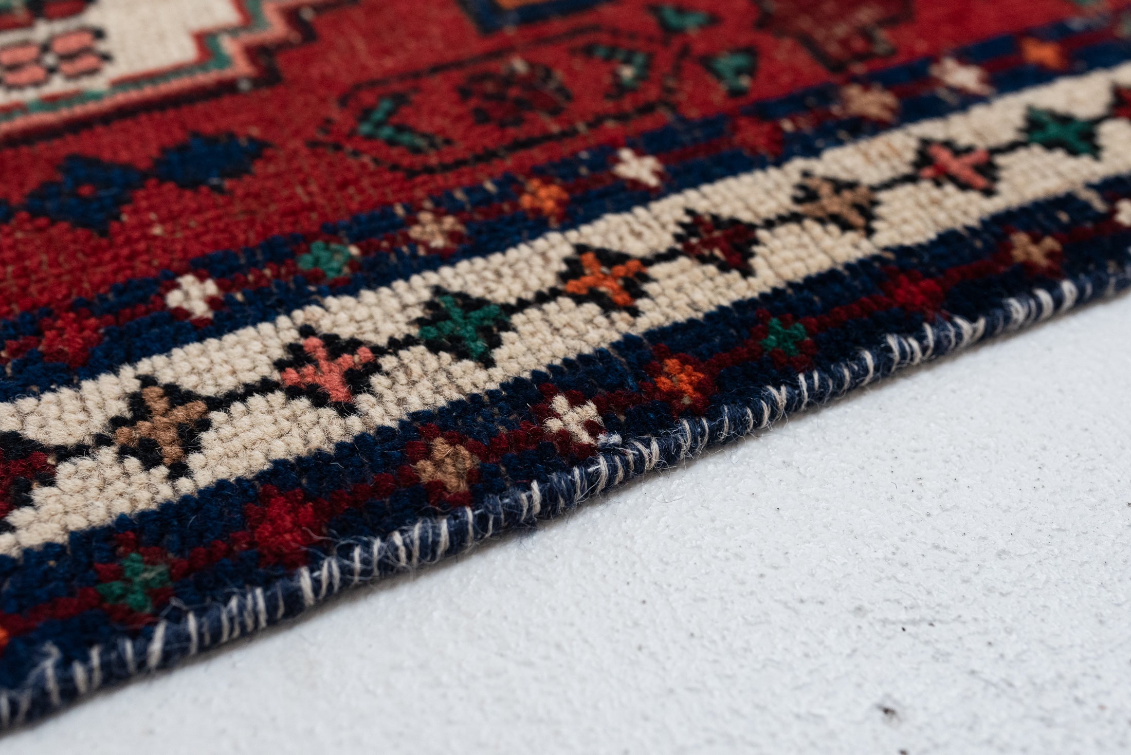 2&#39;5 x 4&#39;8 | Small Vintage Rug | W-2998