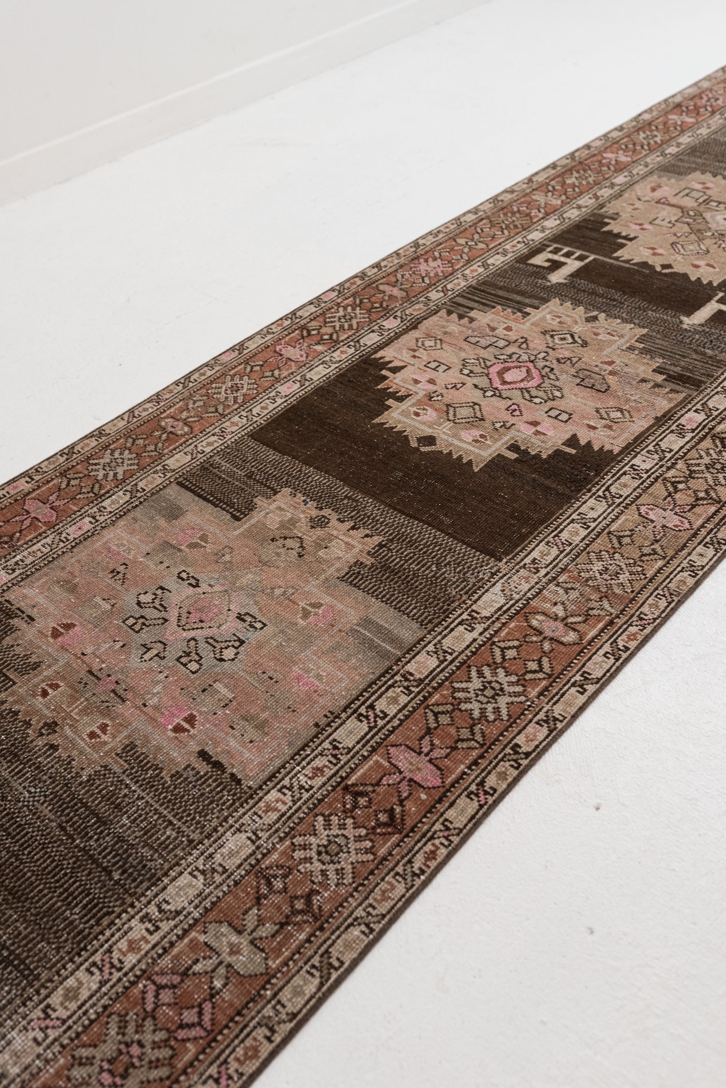 3&#39;1 x 16&#39;0 | Long Antique Runner | CE-R-3062