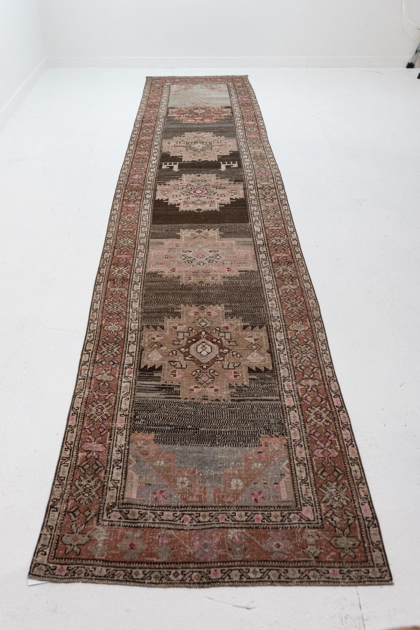 3&#39;1 x 16&#39;0 | Long Antique Runner | CE-R-3062