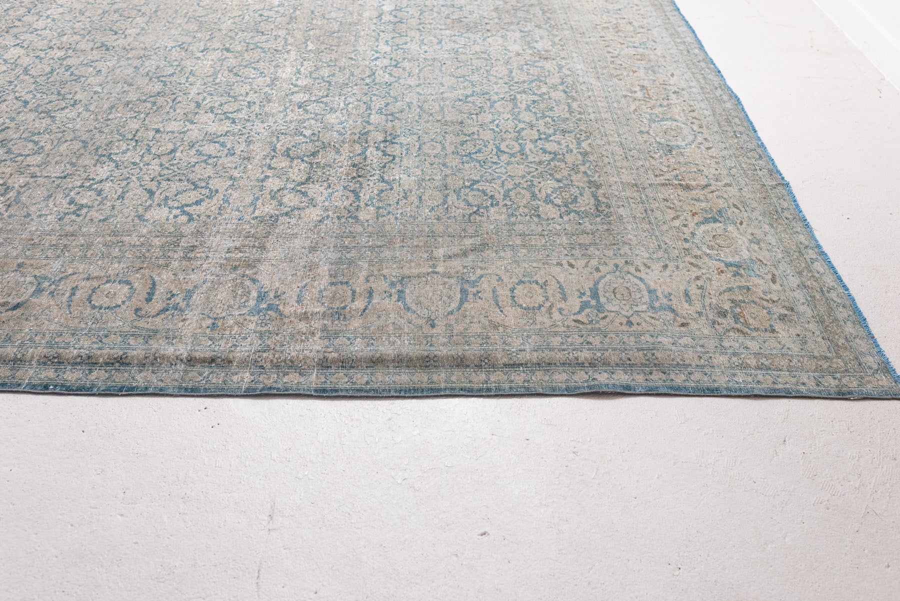 10&#39;2 x 13&#39;2 | Beautiful Tabriz | Designers L-2556