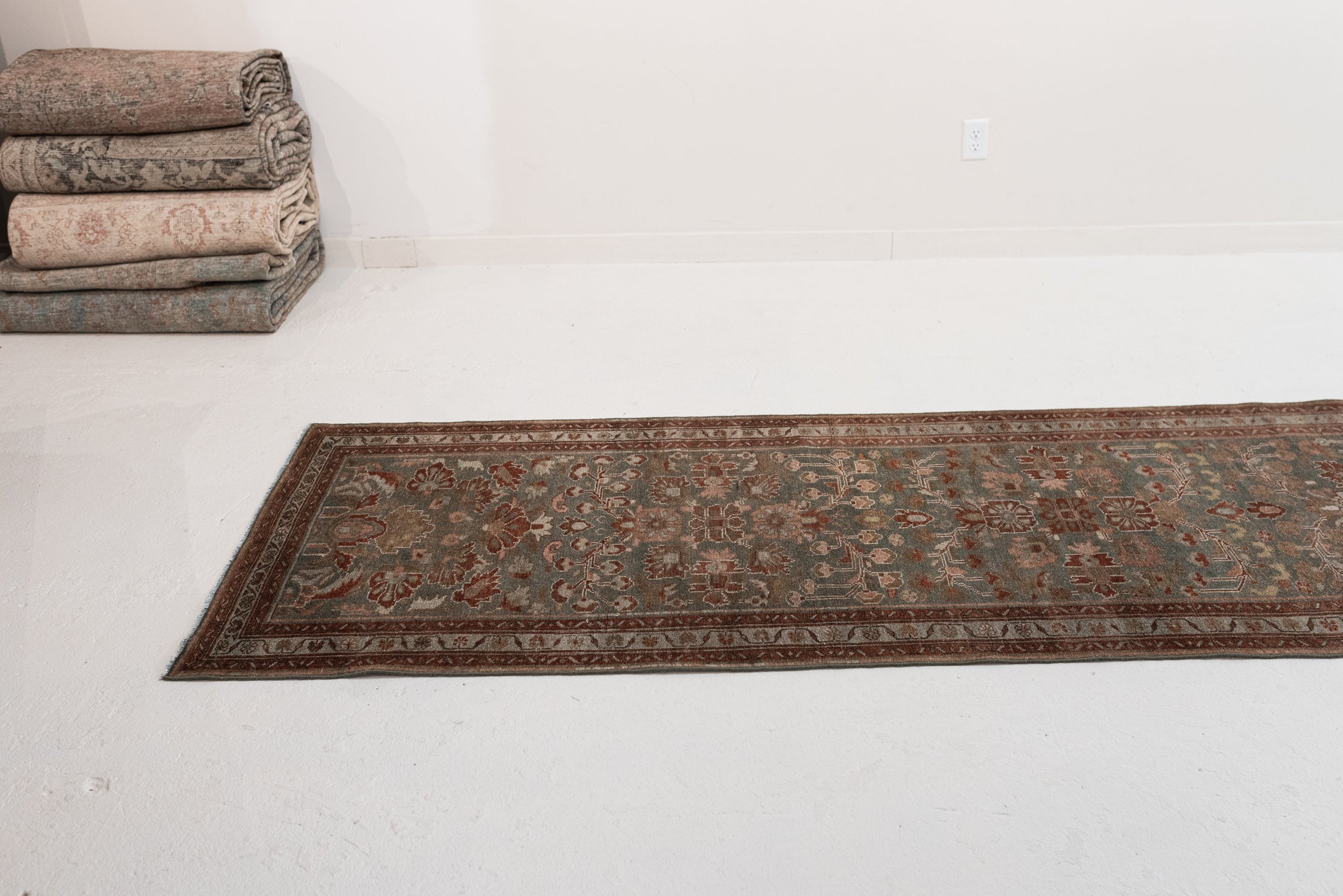 3&#39;2 x 16&#39;7 | Classic Vintage Malayer Runner | CE-R-3061