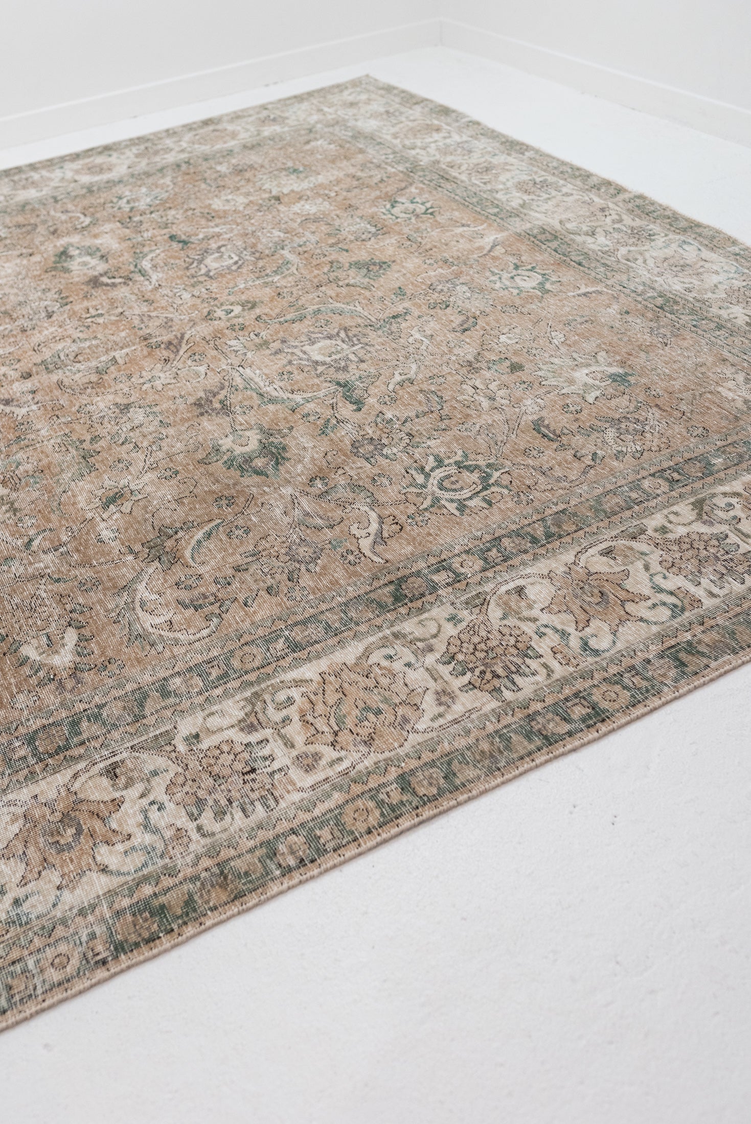 9&#39;7 x 12&#39;7 | Extra Large Vintage Tabriz | L-3017