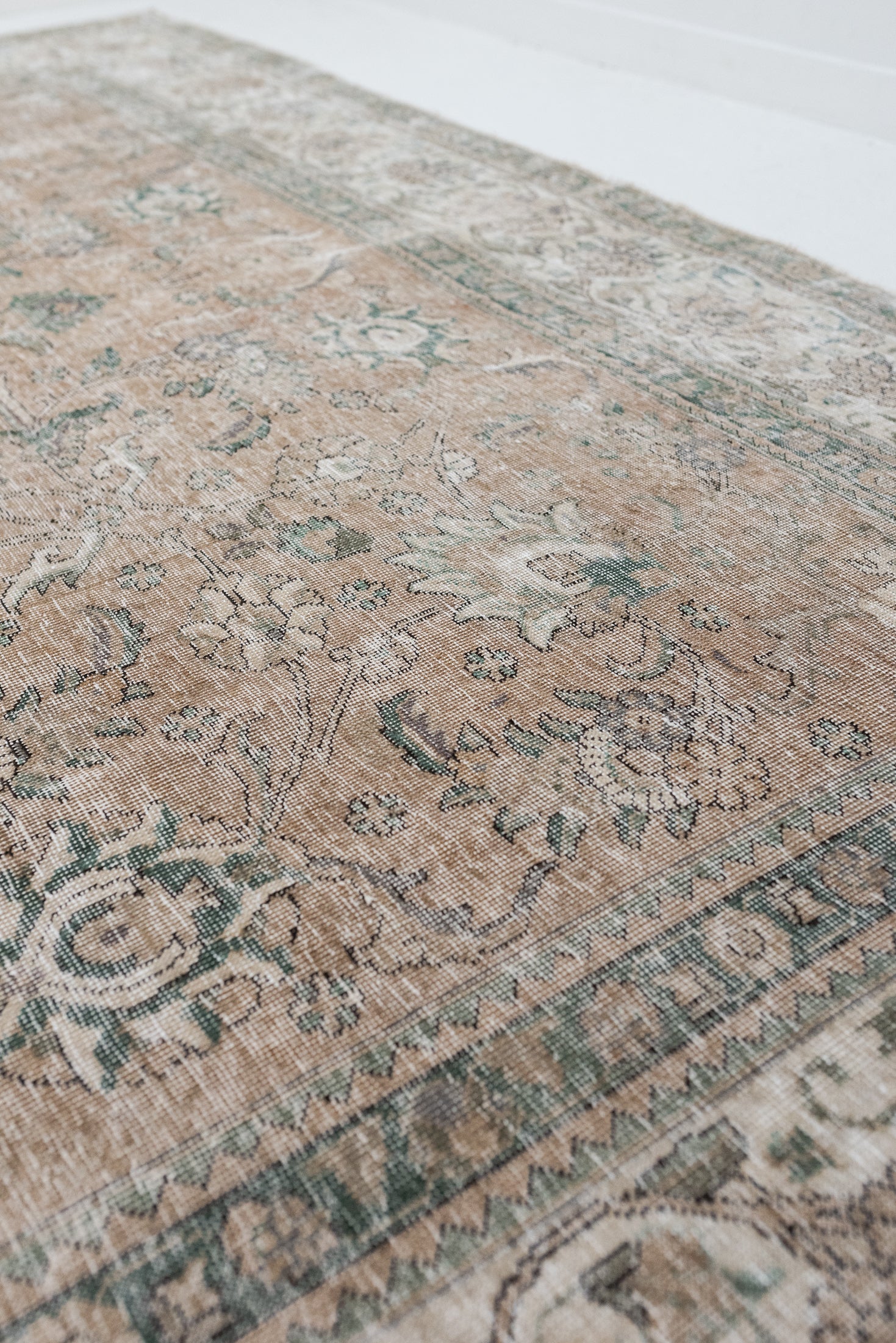 9&#39;7 x 12&#39;7 | Extra Large Vintage Tabriz | L-3017