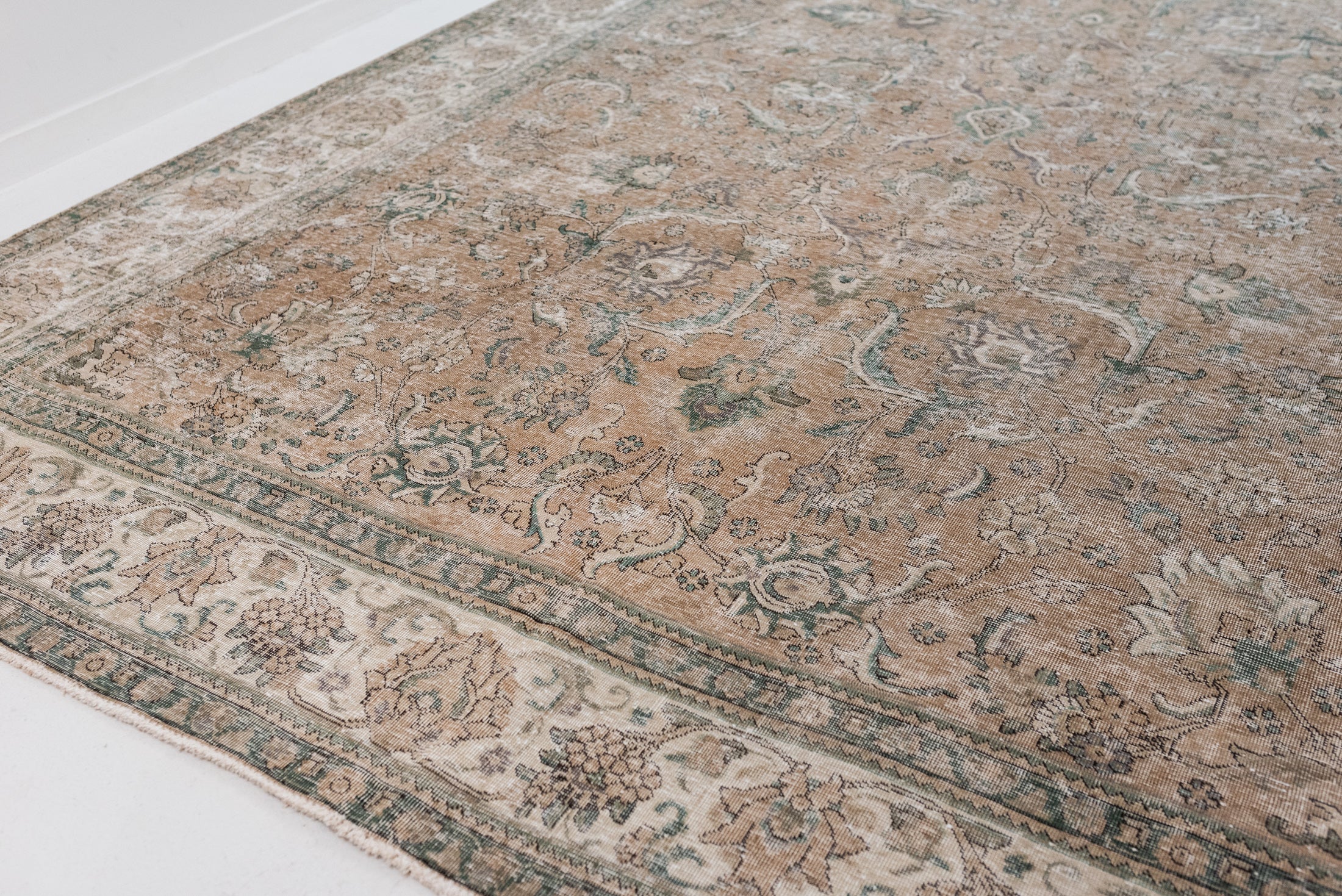 9&#39;7 x 12&#39;7 | Extra Large Vintage Tabriz | L-3017