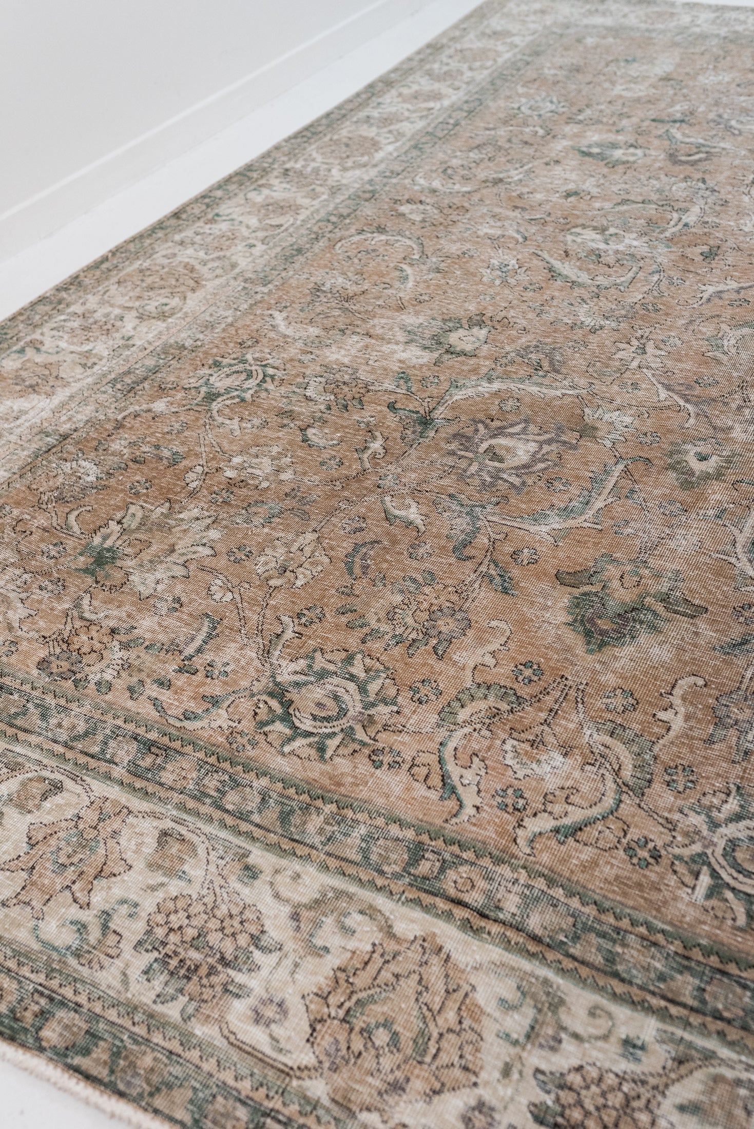 9&#39;7 x 12&#39;7 | Extra Large Vintage Tabriz | L-3017