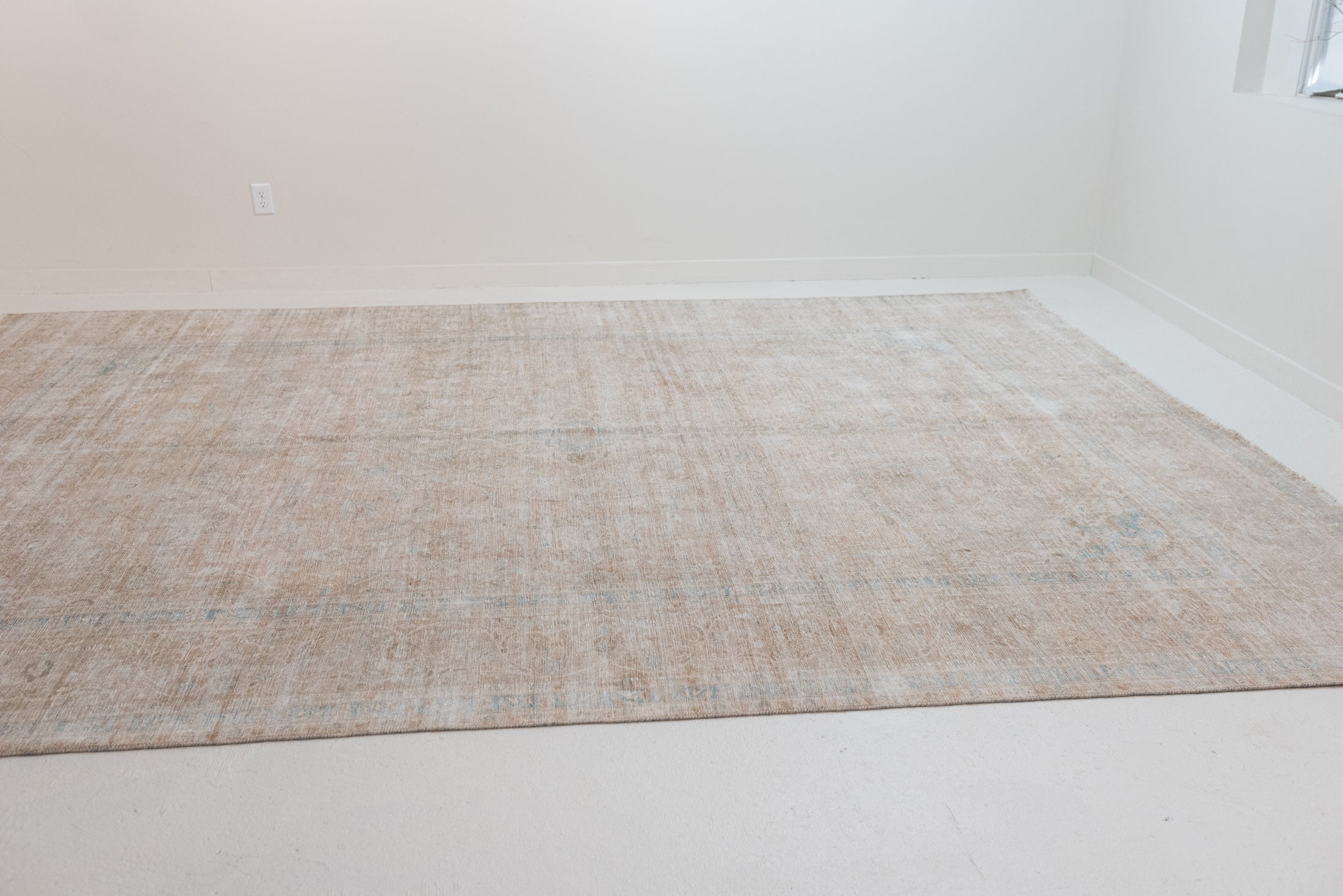 9&#39;6 x 12&#39;9 | Extra Large Vintage Rug | L-3008