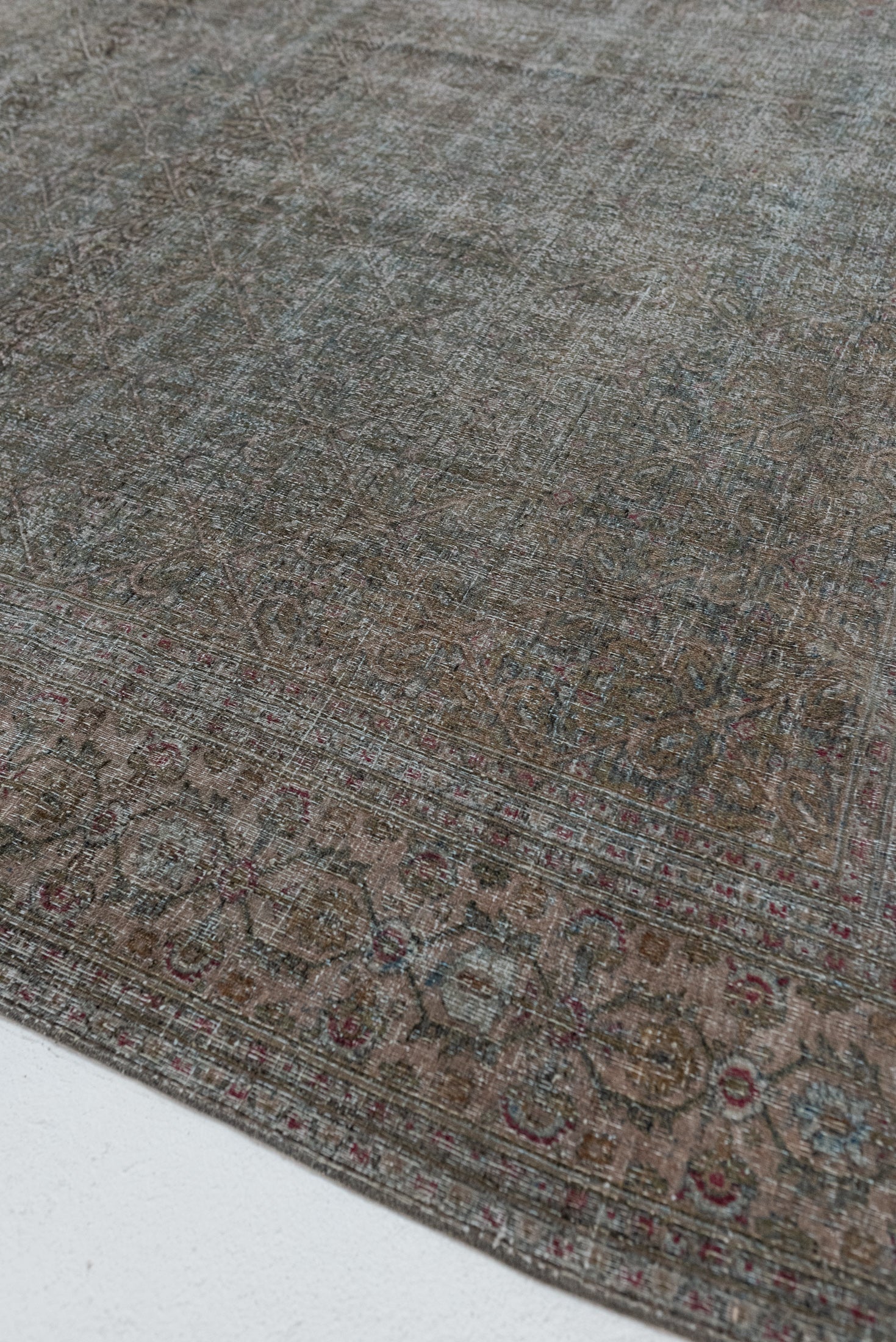 8&#39;2 x 15&#39;0 | Beautiful Large Vintage Rug | L-2988