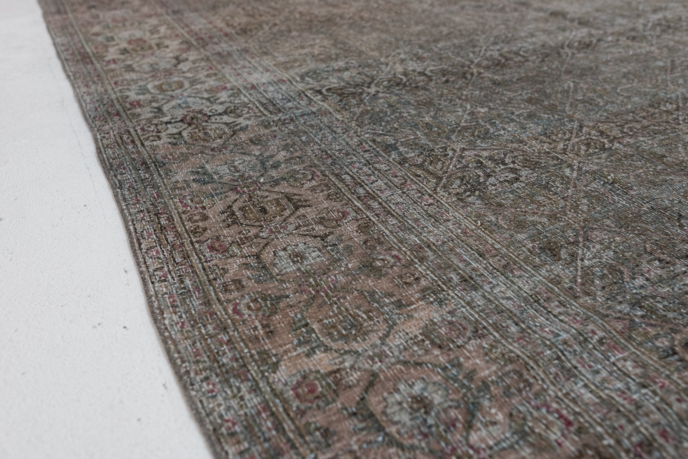 8&#39;2 x 15&#39;0 | Beautiful Large Vintage Rug | L-2988