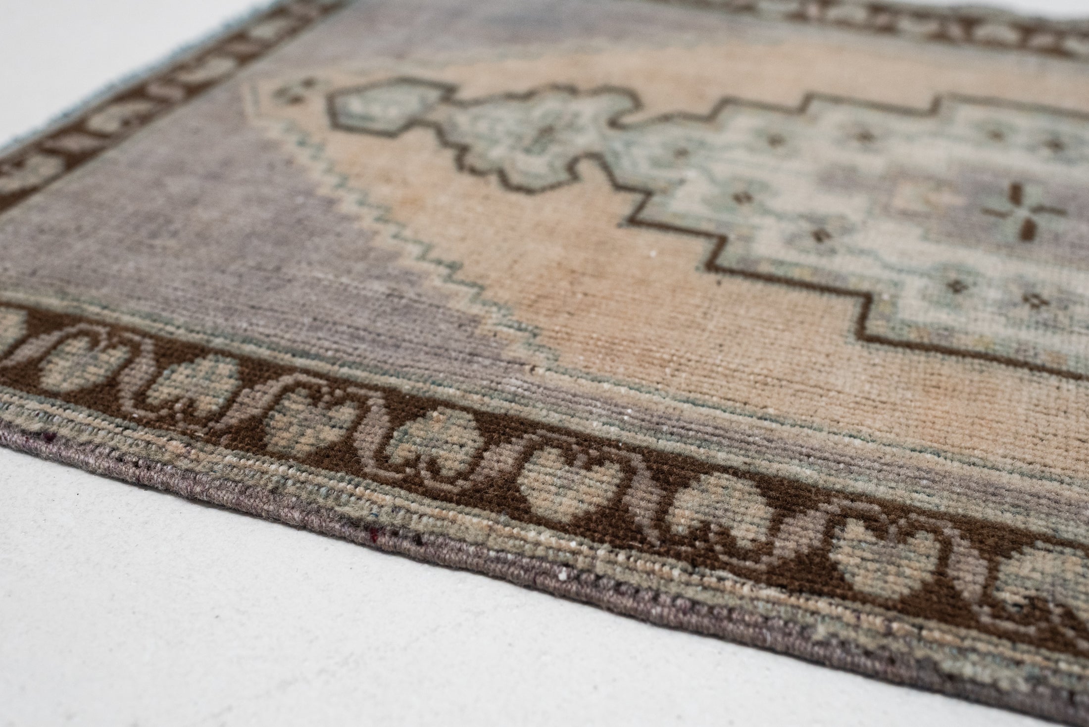 1'9 x 3'4 | Mini 4008