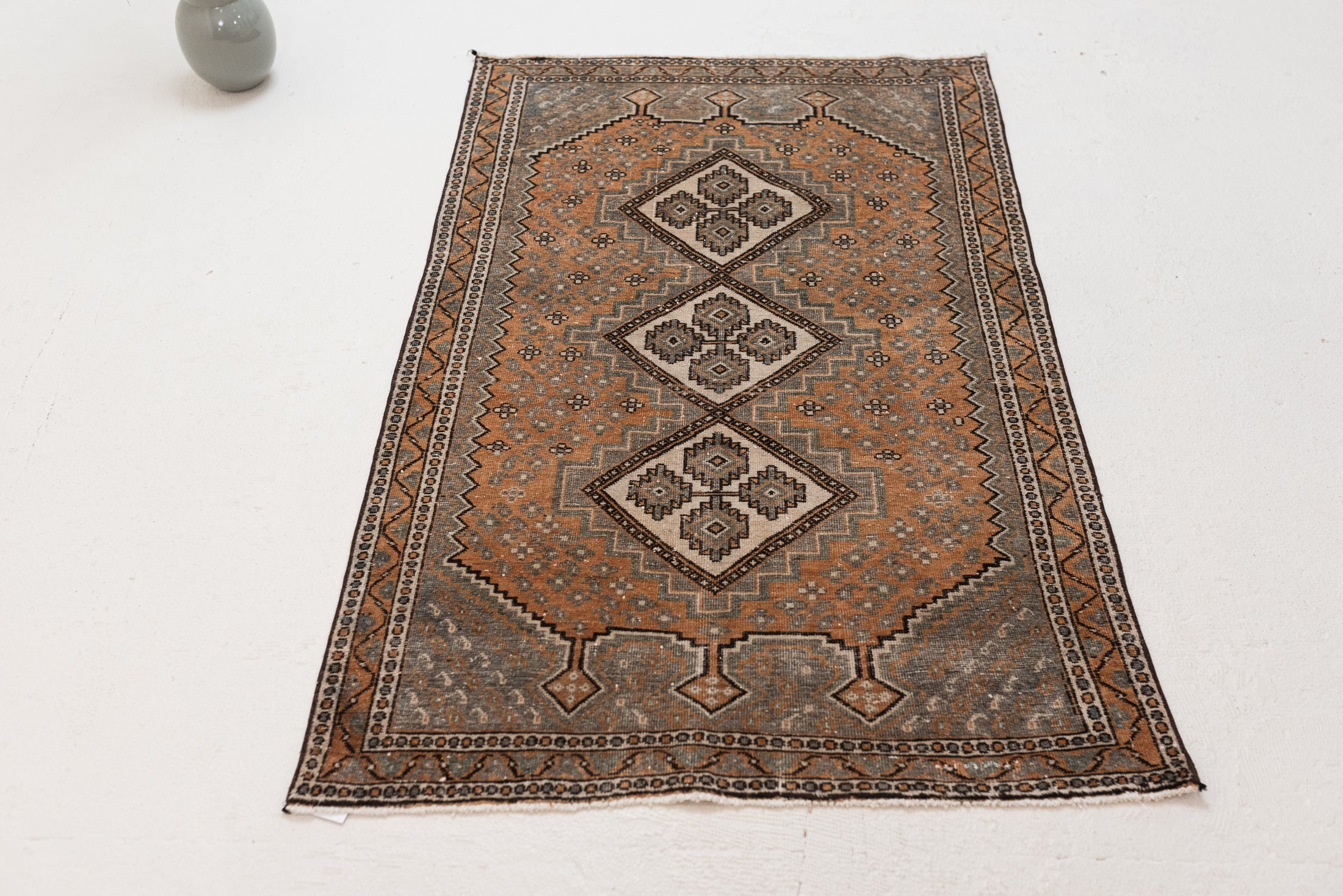 2&#39;11 x 4&#39;7 | 1950s Small Designers Rug | CE-W-3064