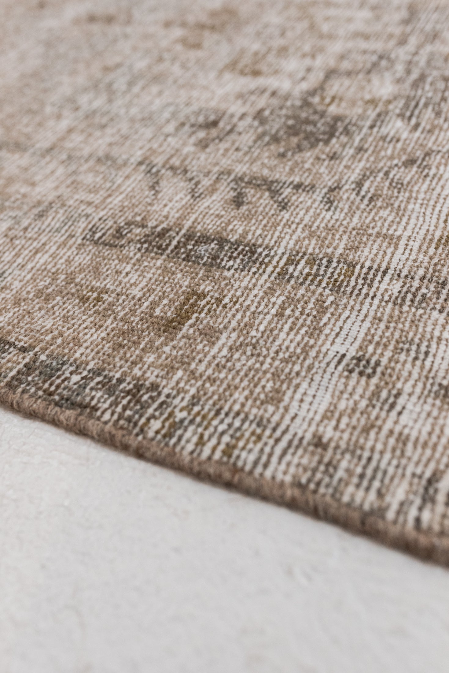 3&#39;1 x 10&#39;2 | Distressed Malayer Runner | R-3081