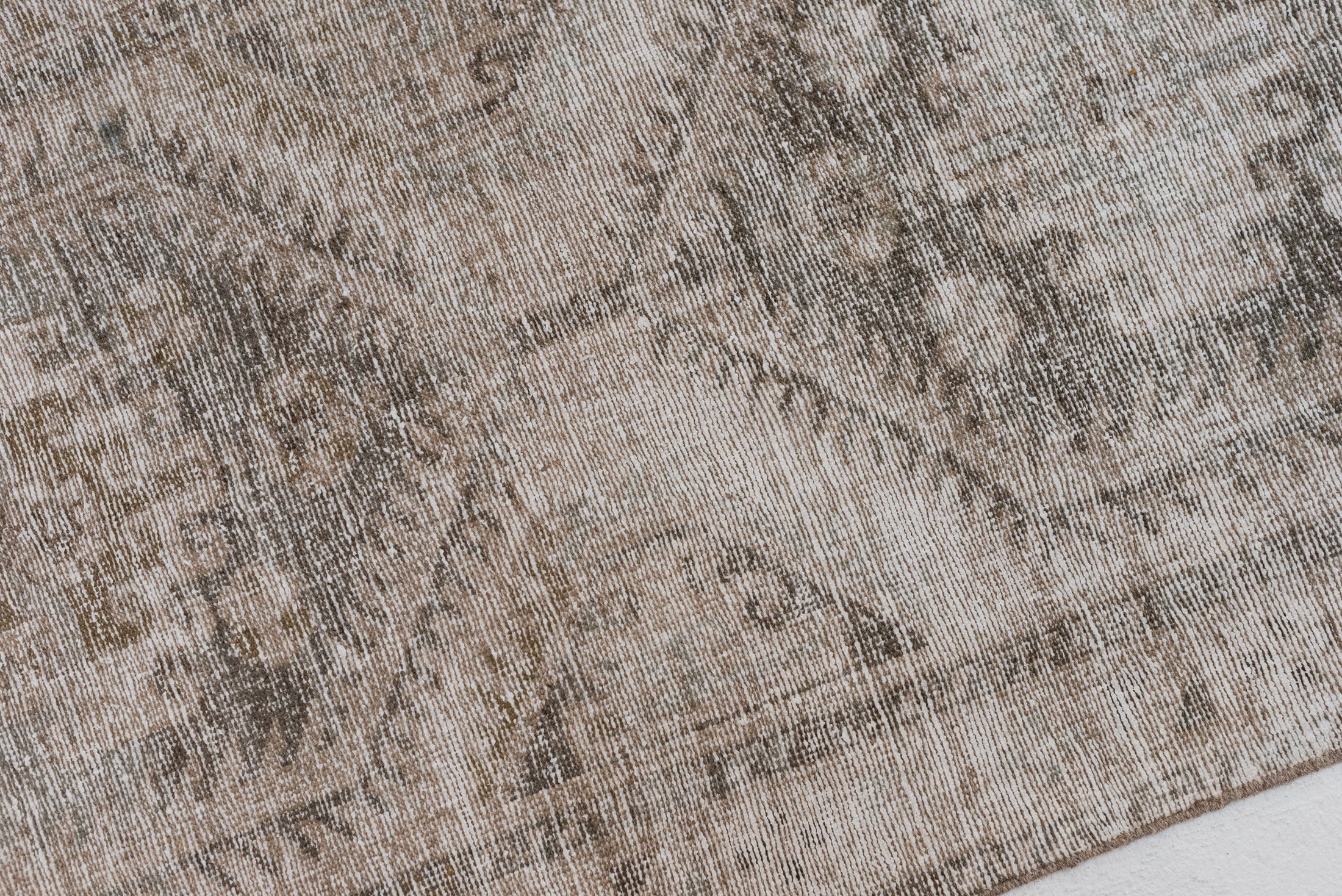 3&#39;1 x 10&#39;2 | Distressed Malayer Runner | R-3081