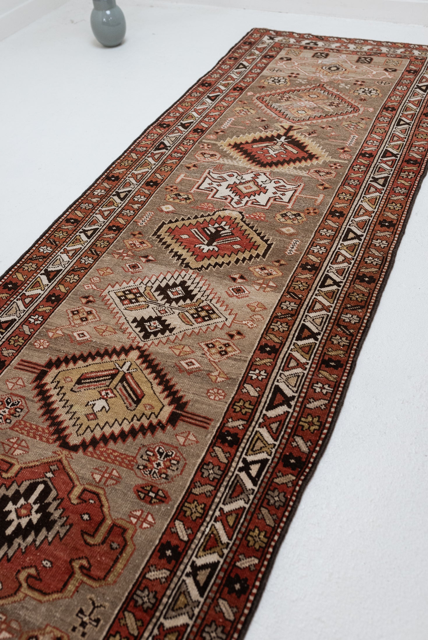 3&#39;3 x 15&#39;10 | Antique Designers Runner | CE-R-3068