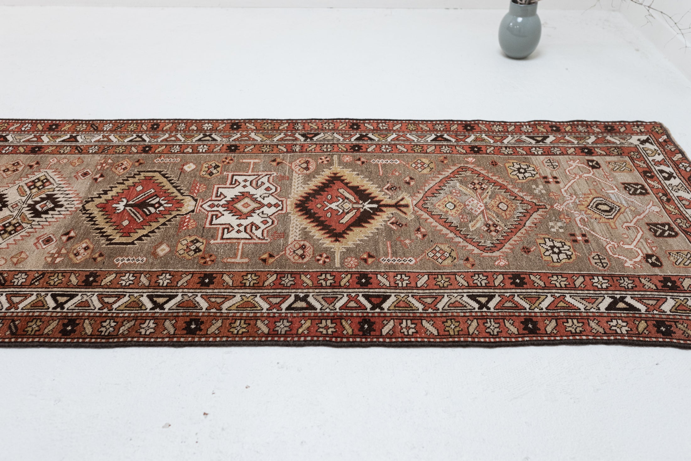 3&#39;3 x 15&#39;10 | Antique Designers Runner | CE-R-3068