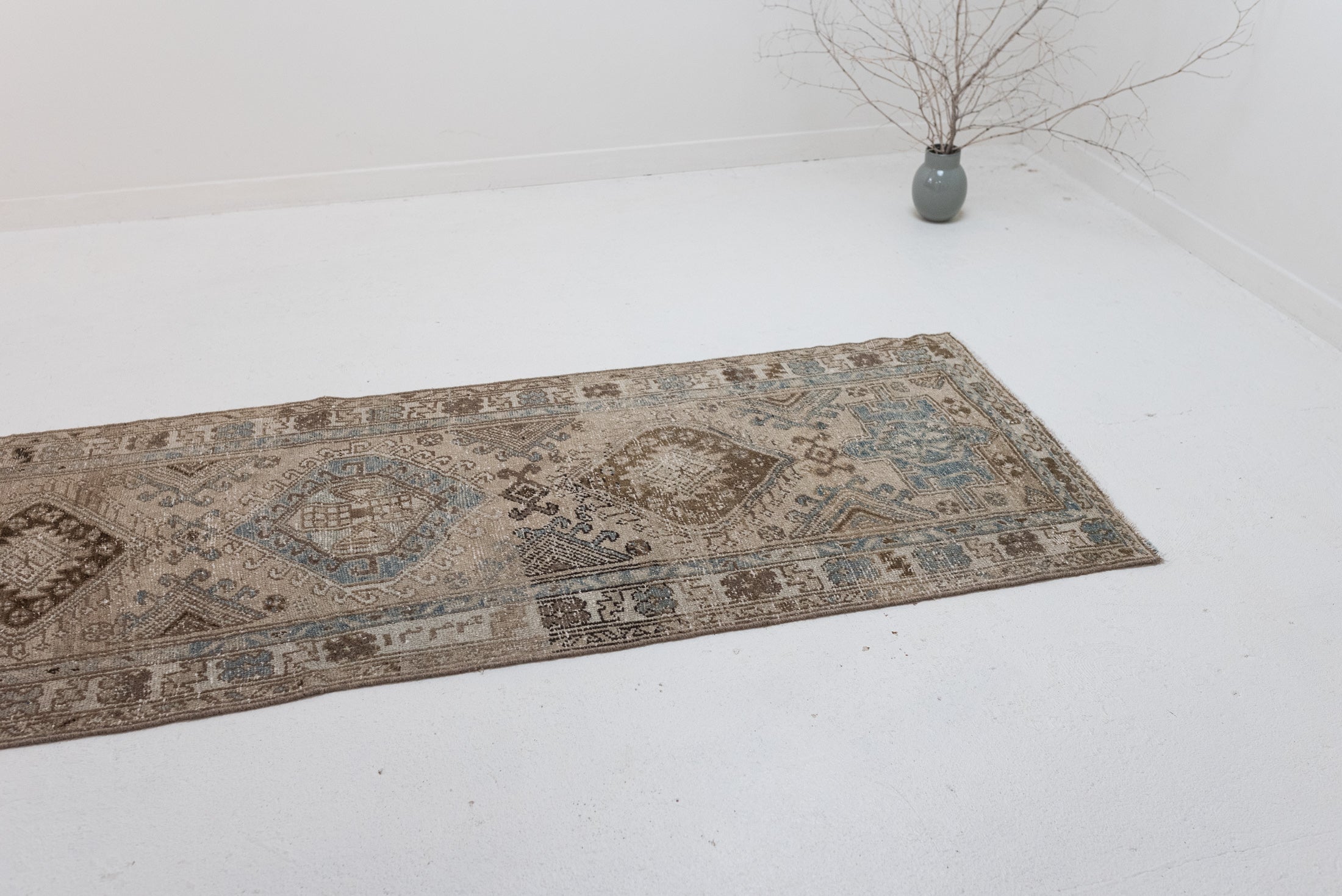 3&#39;2 x 9&#39;8 | Vintage Malayer Runner | R-3085