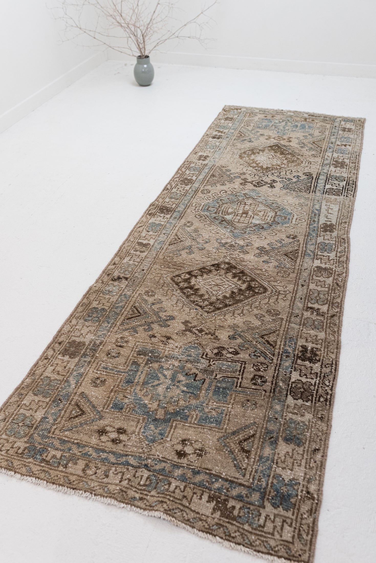 3&#39;2 x 9&#39;8 | Vintage Malayer Runner | R-3085